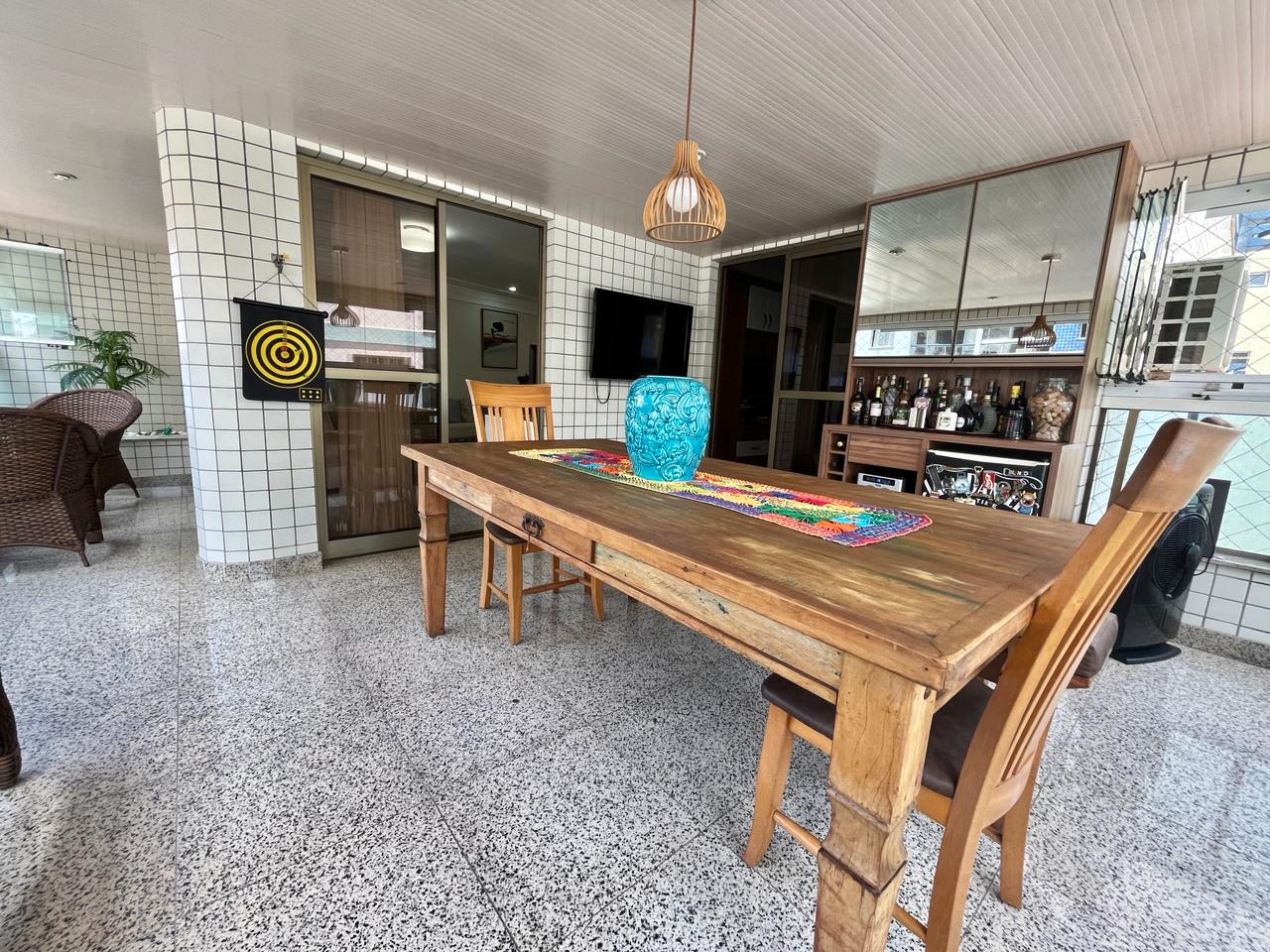 Apartamento de 04 Quartos com 02 Suítes na Praia da Costa 