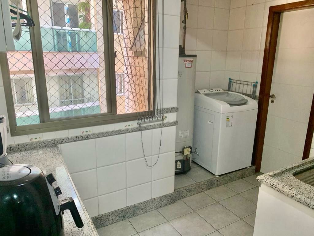 Apartamento de 04 Quartos com 02 Suítes na Praia da Costa 