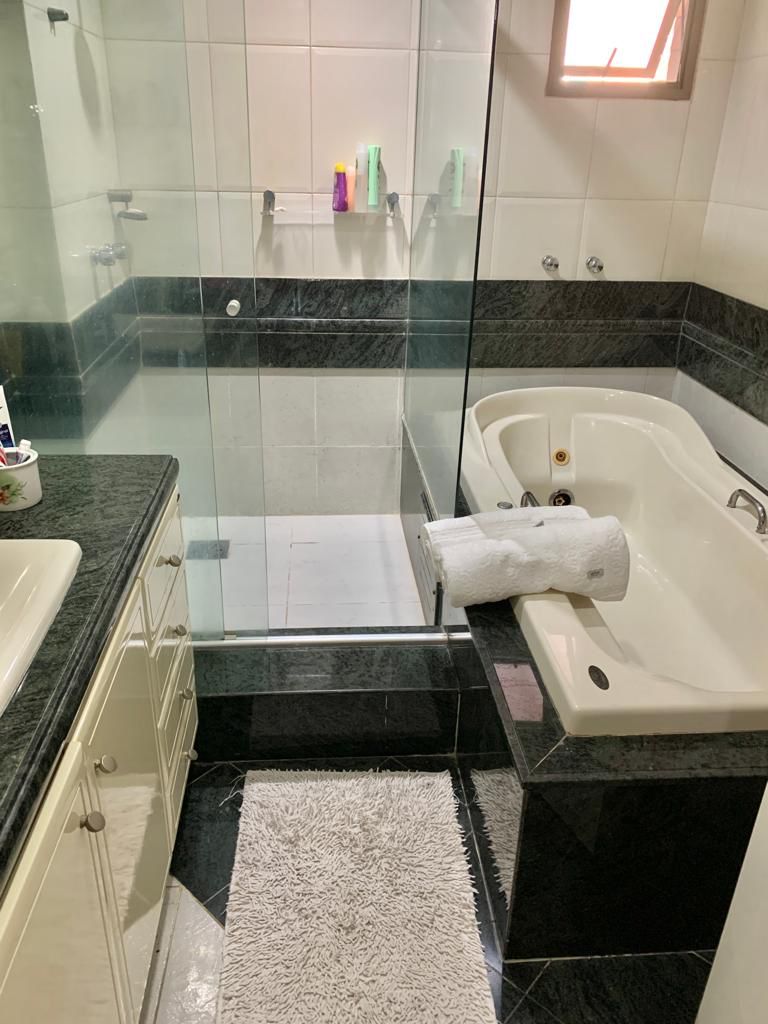 Apartamento de 04 Quartos com 02 Suítes na Praia da Costa 