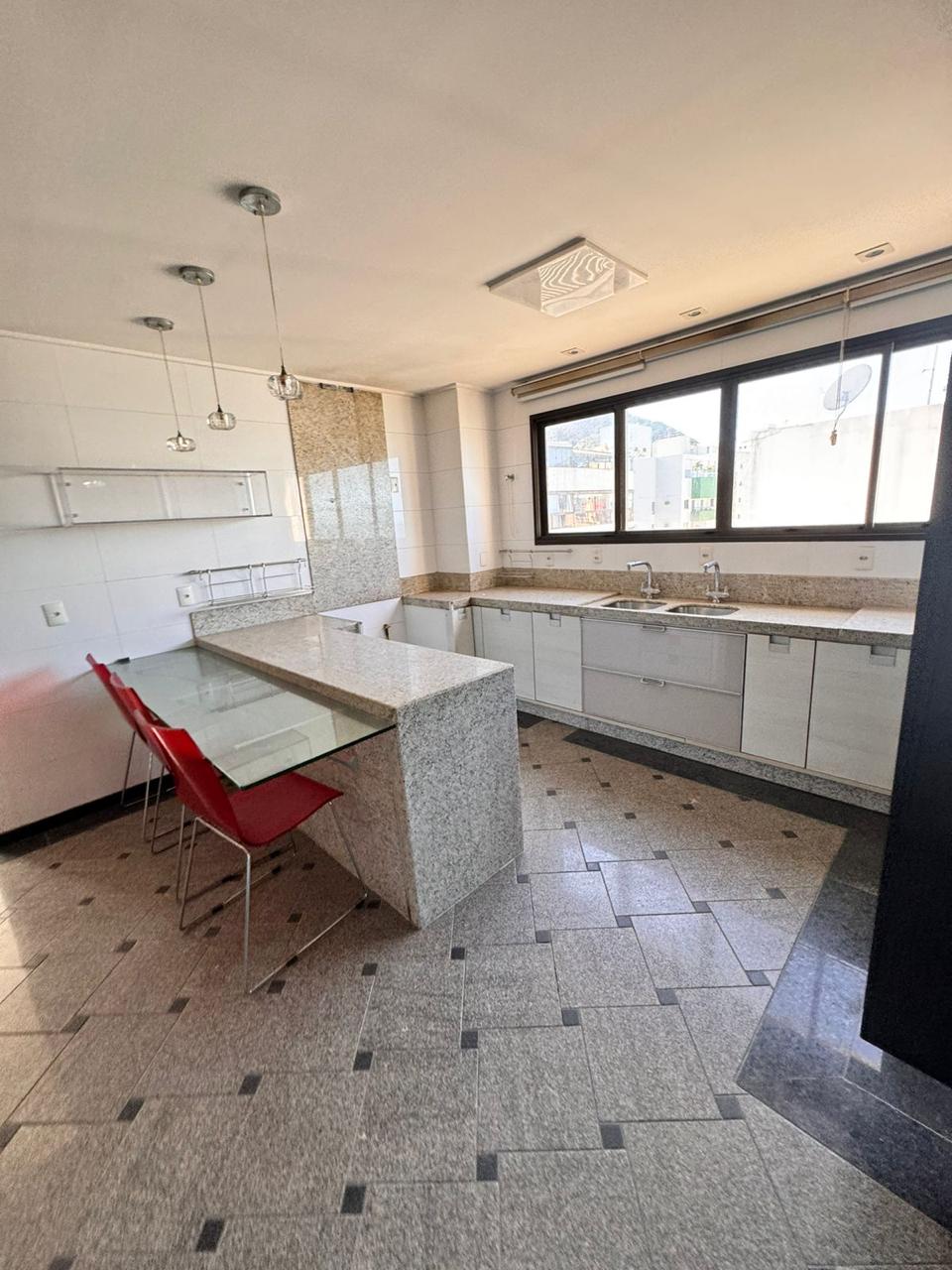 Cobertura Duplex com 04 Suítes na Praia da Costa