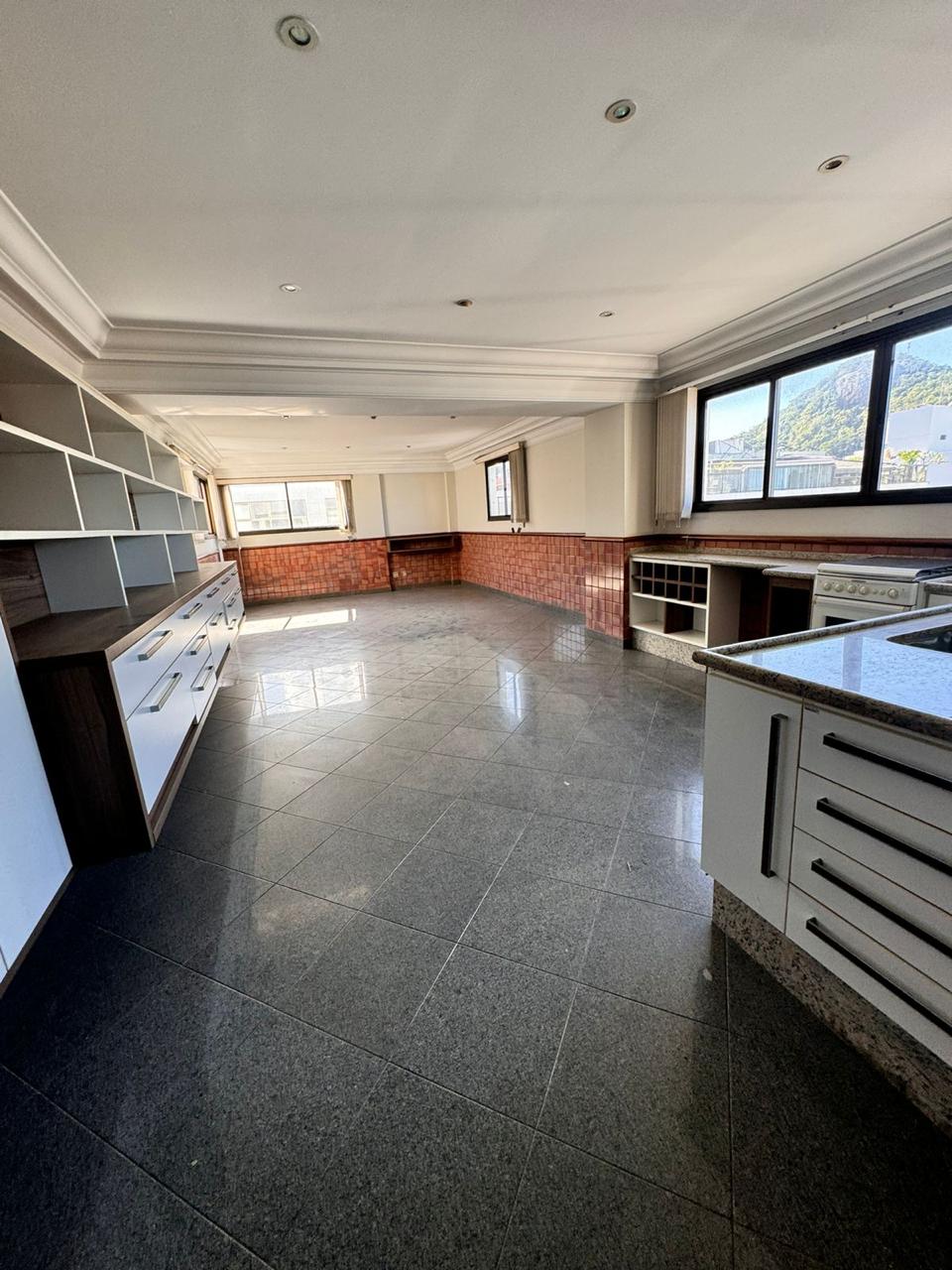 Cobertura Duplex com 04 Suítes na Praia da Costa