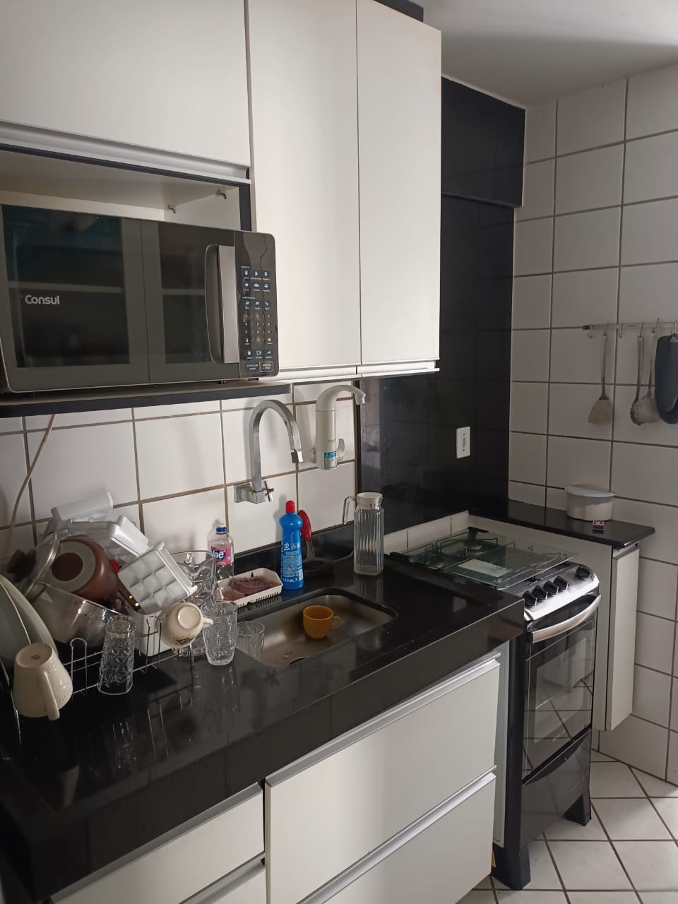 Apartamento de 02 Quartos com Suíte na Praia da Costa 