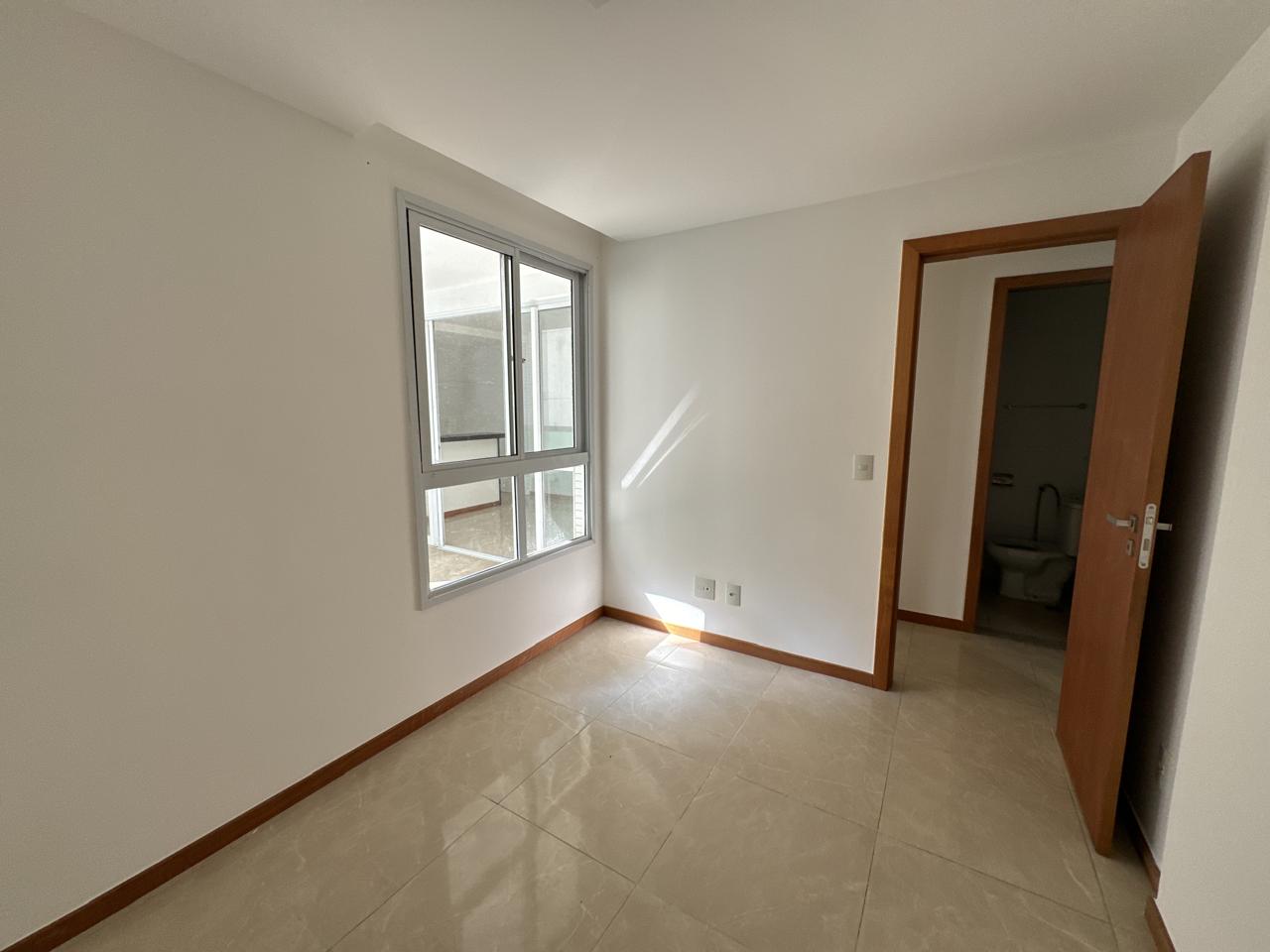 Apartamento de 03 Quartos com Suíte em Itapuã 