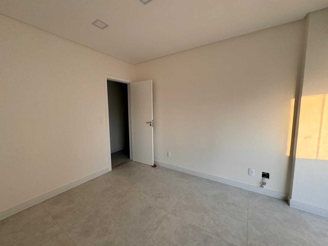 Apartamento de 03 Quartos com 1 Suíte na Praia de Itaparica