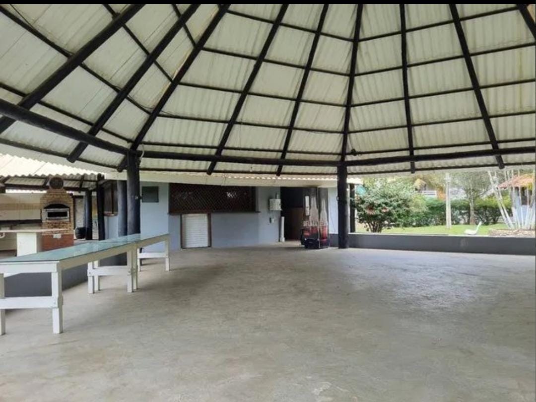 Casa no Condomínio Sol do Vale com 05 Quartos com Suíte 