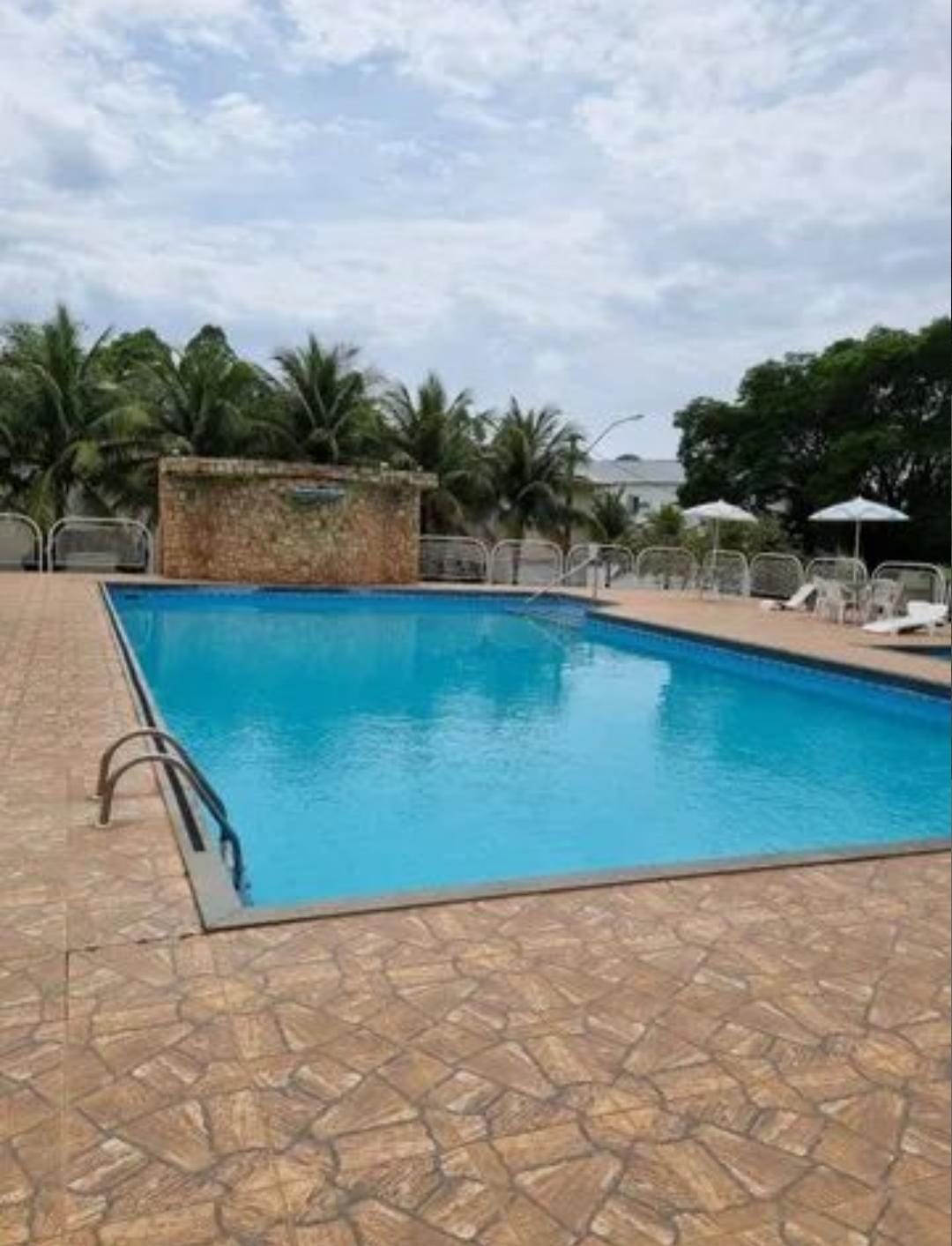 Casa no Condomínio Sol do Vale com 05 Quartos com Suíte 