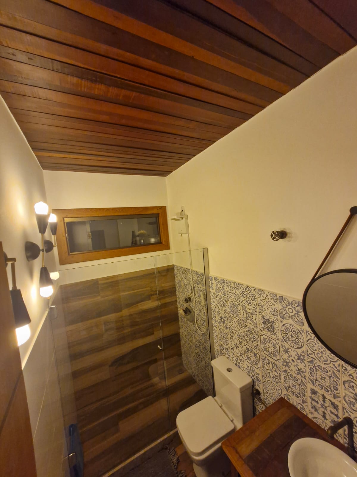 Casa no Condomínio Sol do Vale com 05 Quartos com Suíte 