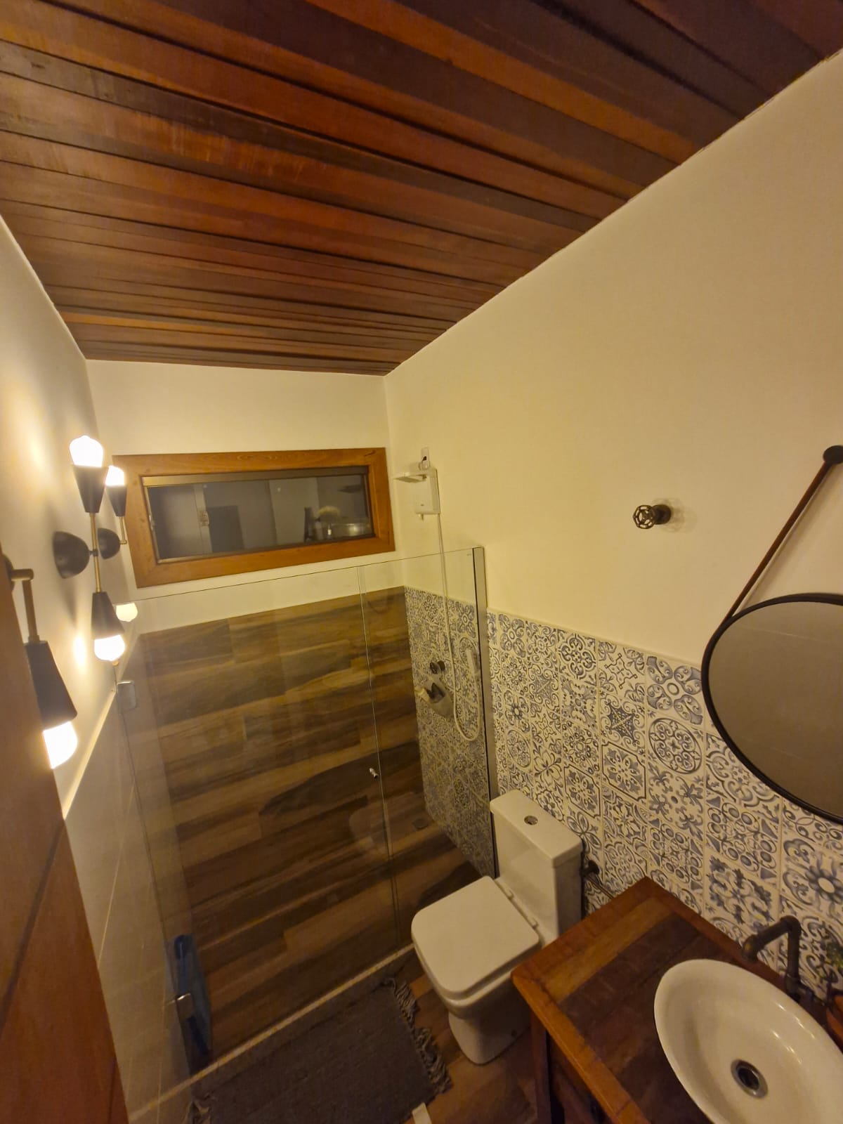 Casa no Condomínio Sol do Vale com 05 Quartos com Suíte 