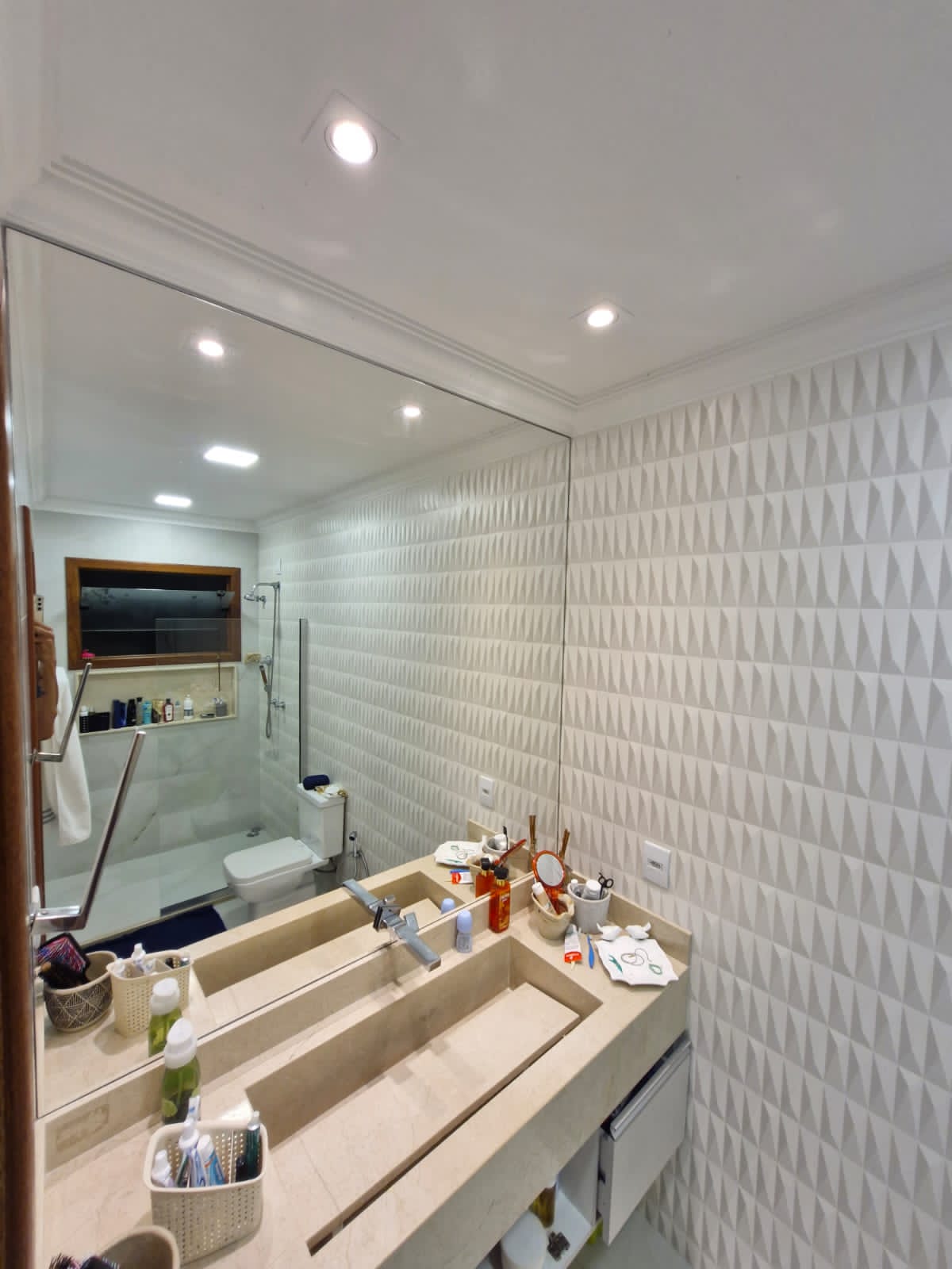Casa no Condomínio Sol do Vale com 05 Quartos com Suíte 