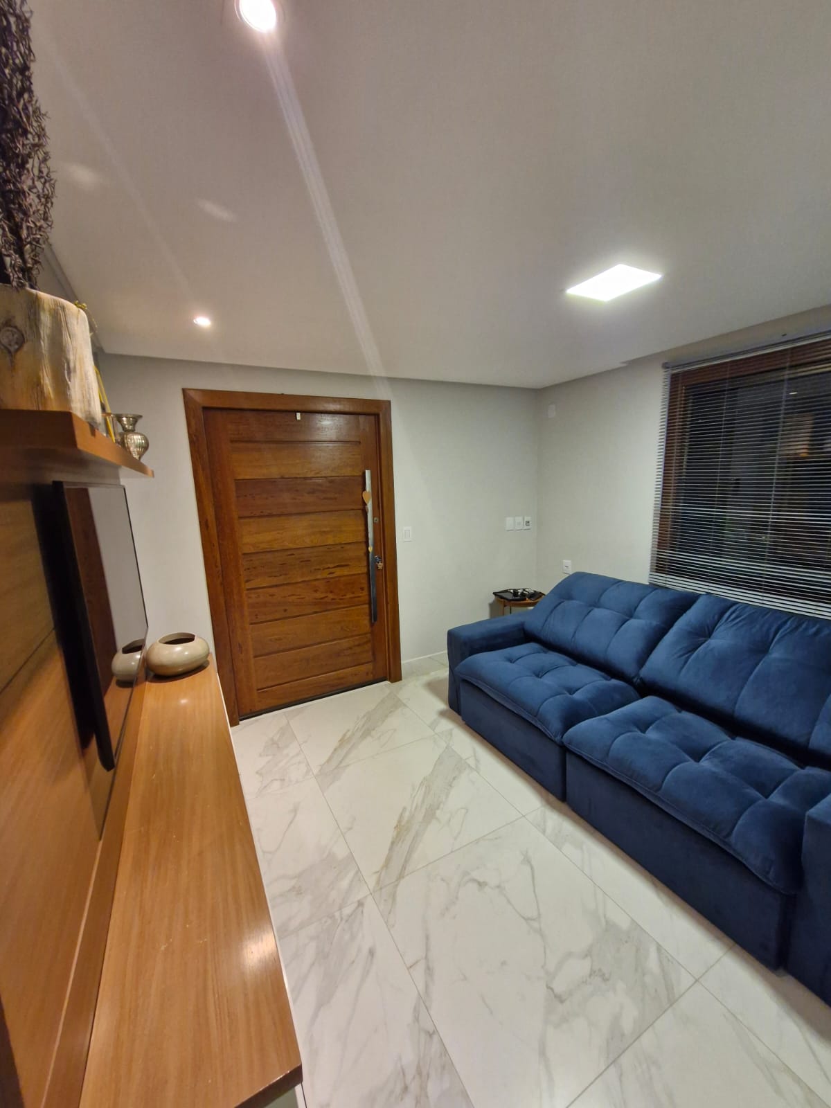 Casa no Condomínio Sol do Vale com 05 Quartos com Suíte 