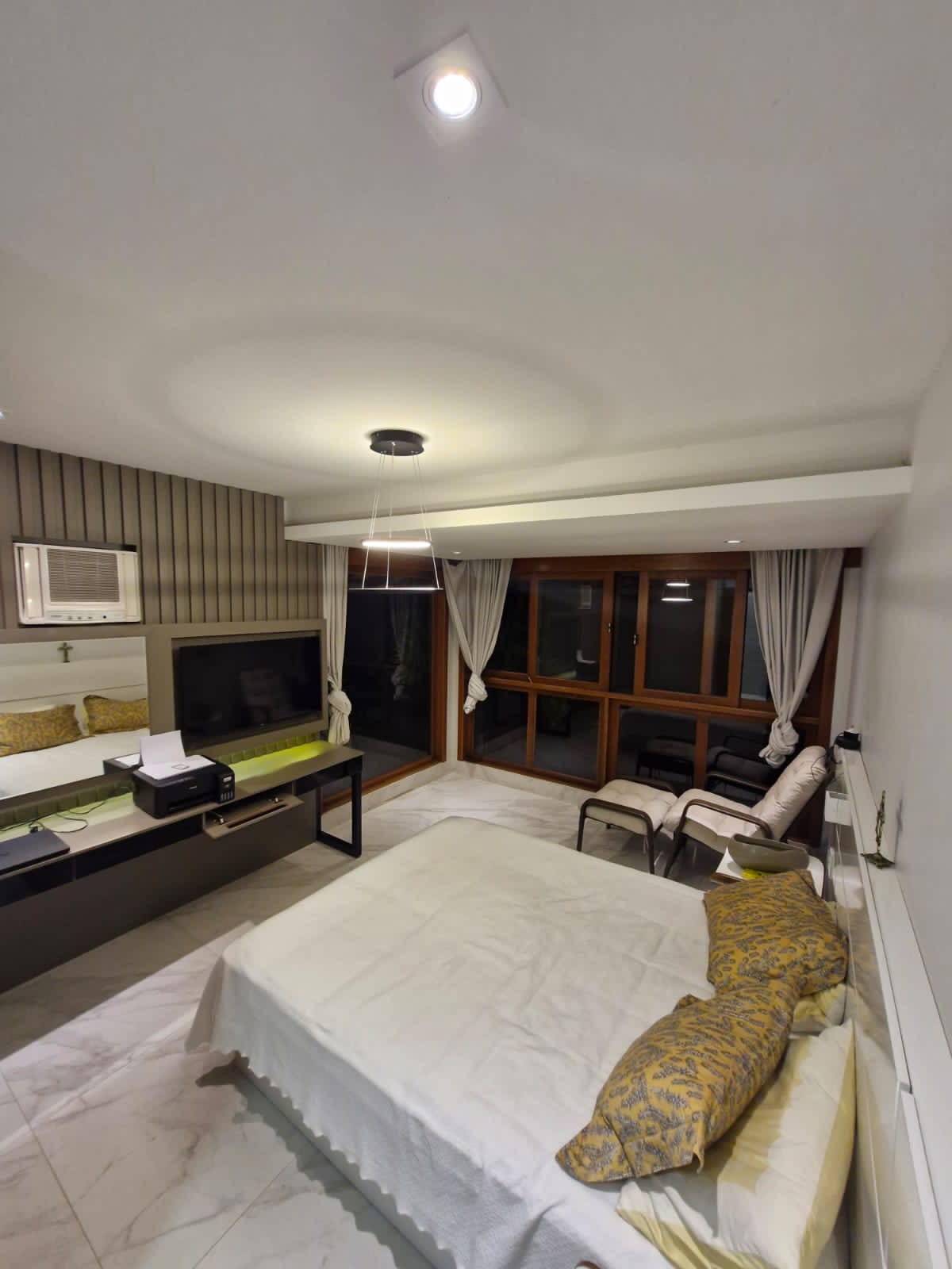 Casa no Condomínio Sol do Vale com 05 Quartos com Suíte 