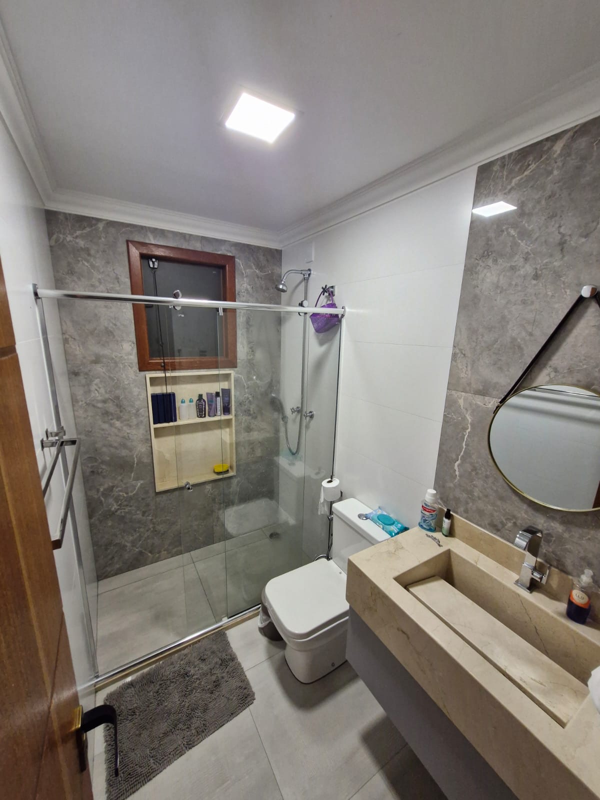 Casa no Condomínio Sol do Vale com 05 Quartos com Suíte 