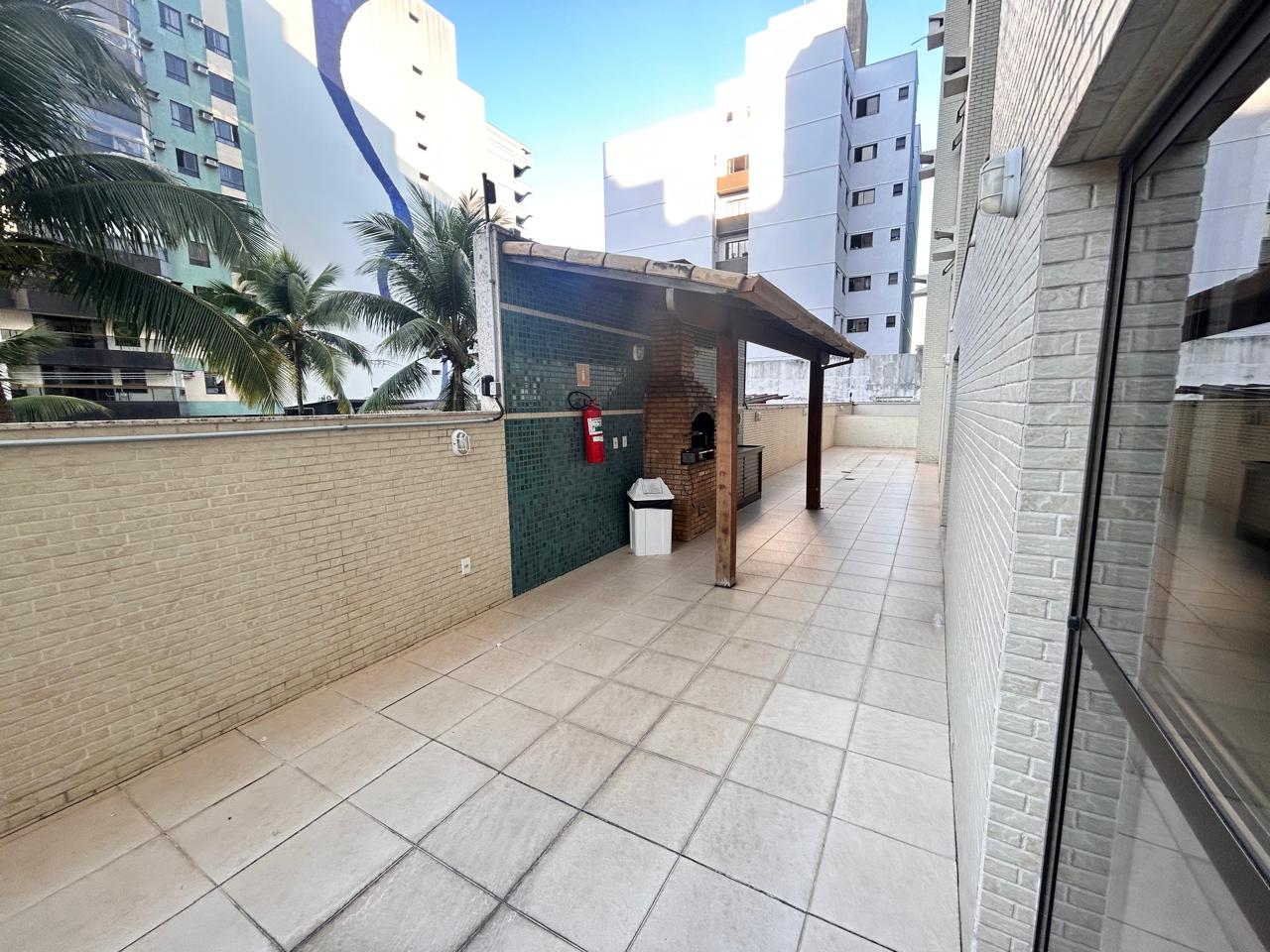 Apartamento de 03 Quartos com Suíte em Itapuã