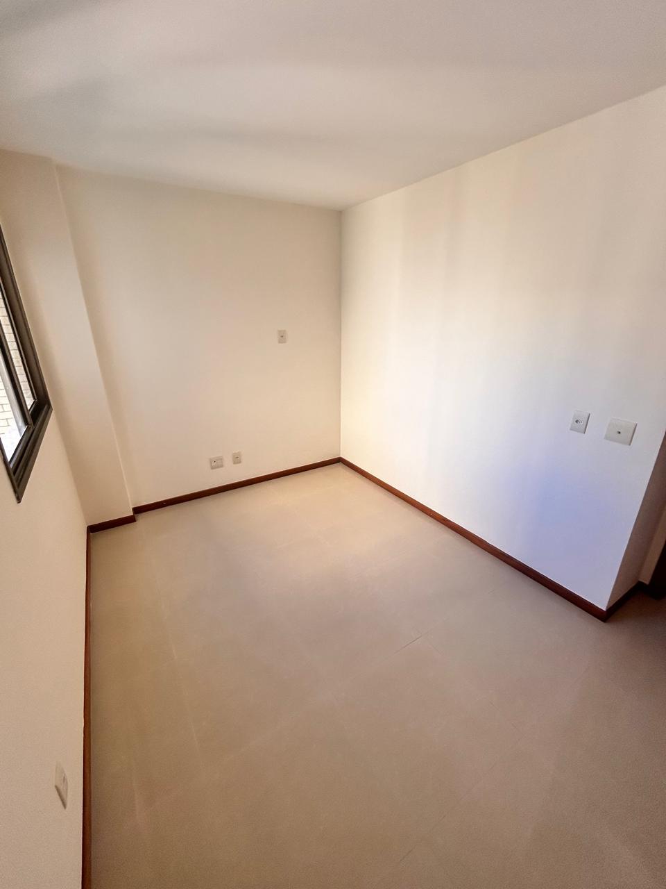 Apartamento de 03 Quartos com Suíte em Itapuã