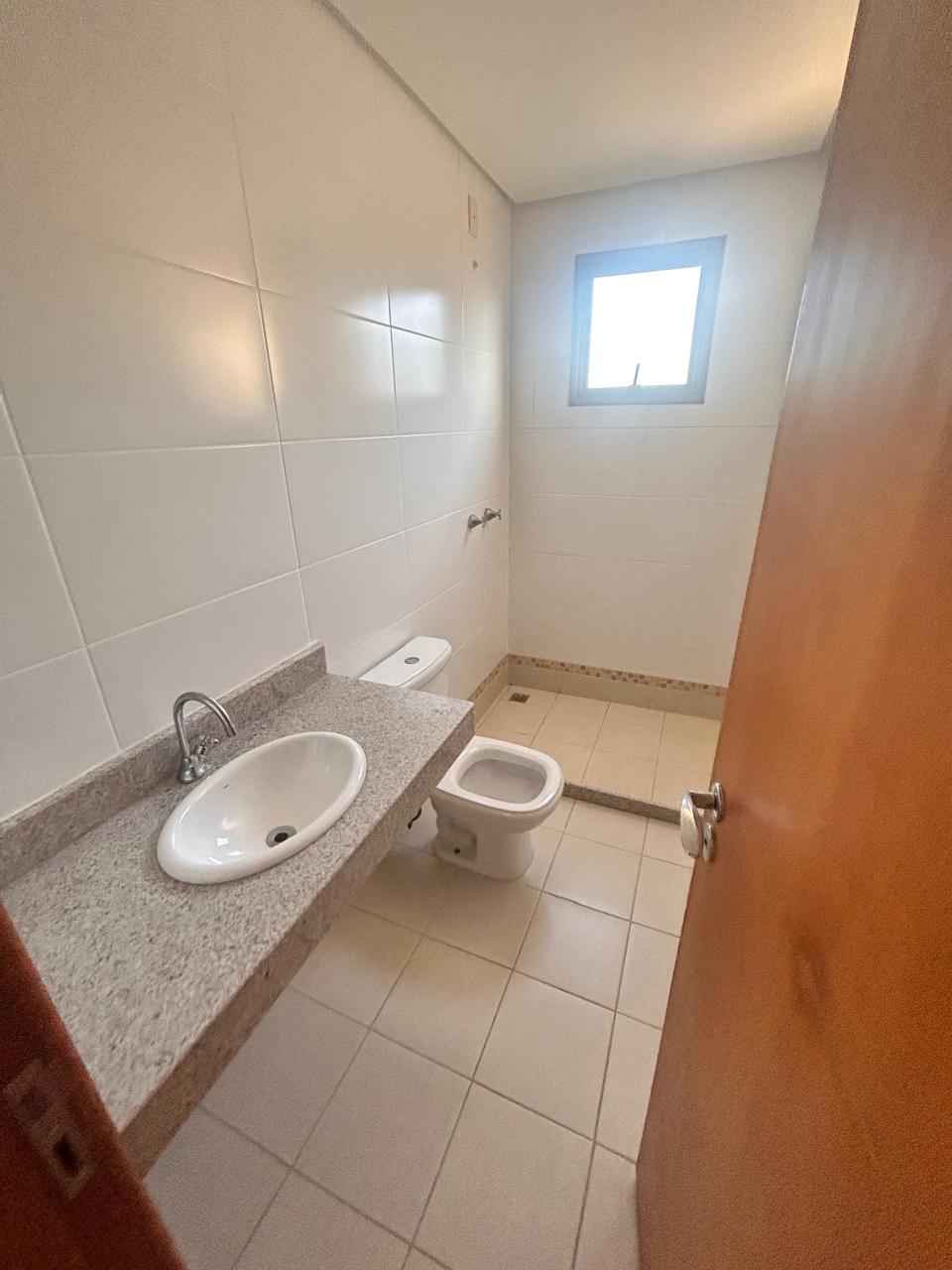 Apartamento de 03 Quartos com Suíte em Itapuã