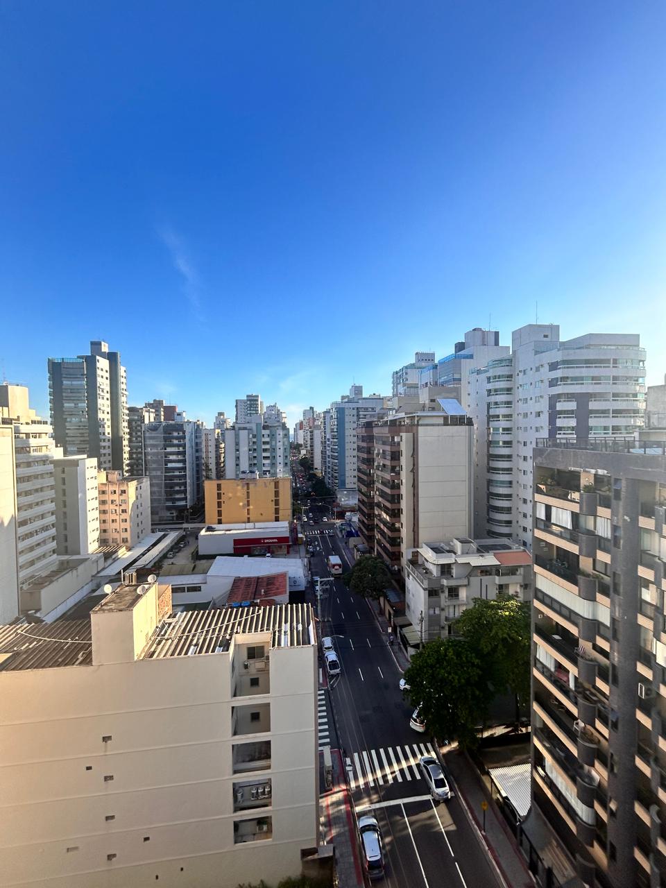 Apartamento de 03 Quartos com Suíte em Itapuã