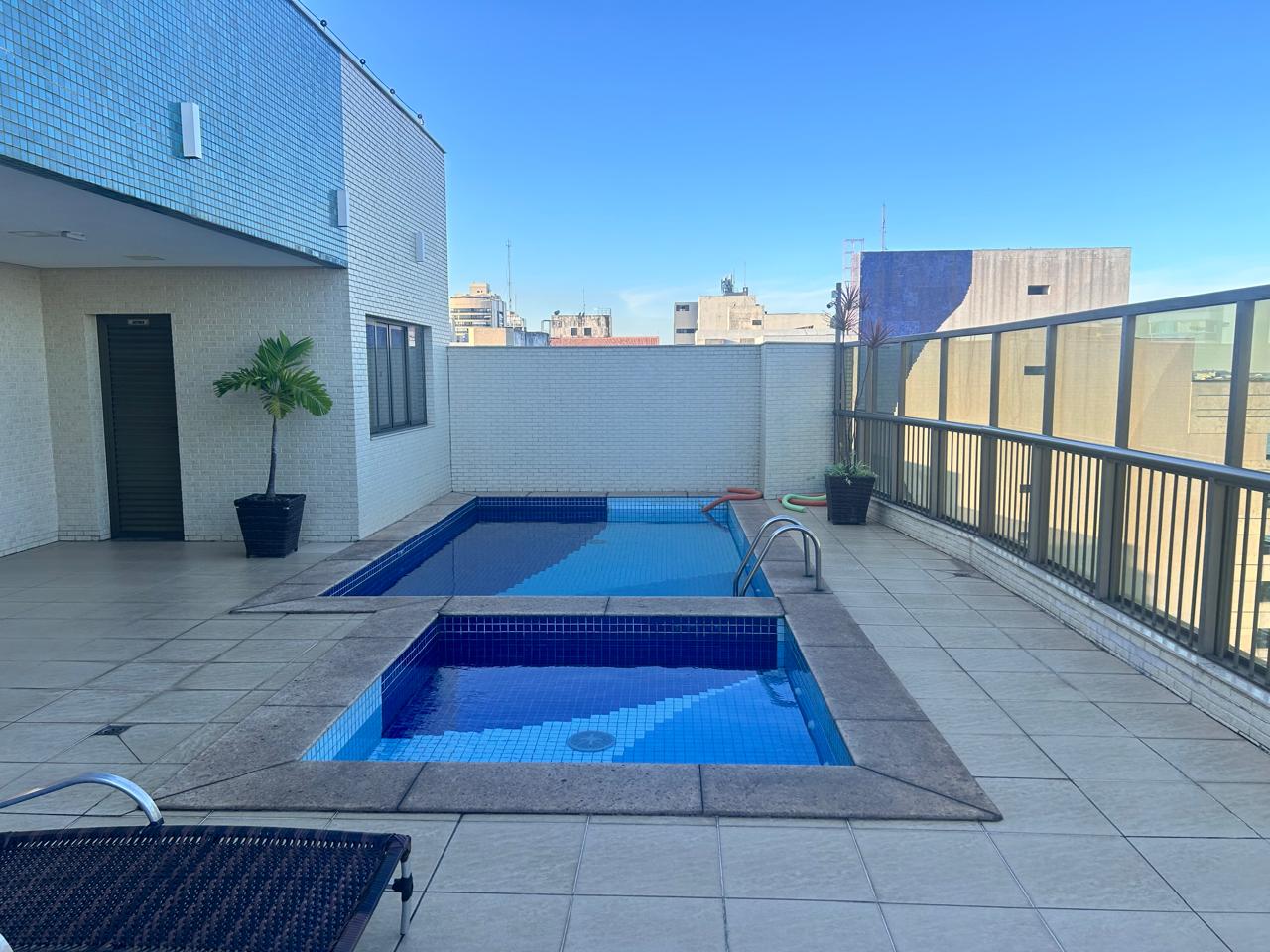 Apartamento de 03 Quartos com Suíte em Itapuã