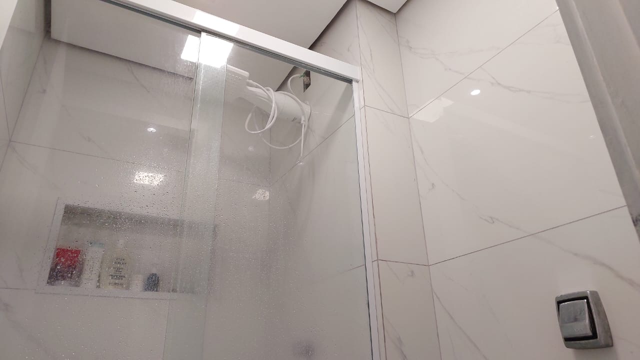 Apartamento de 02 Quartos na Praia da Costa 