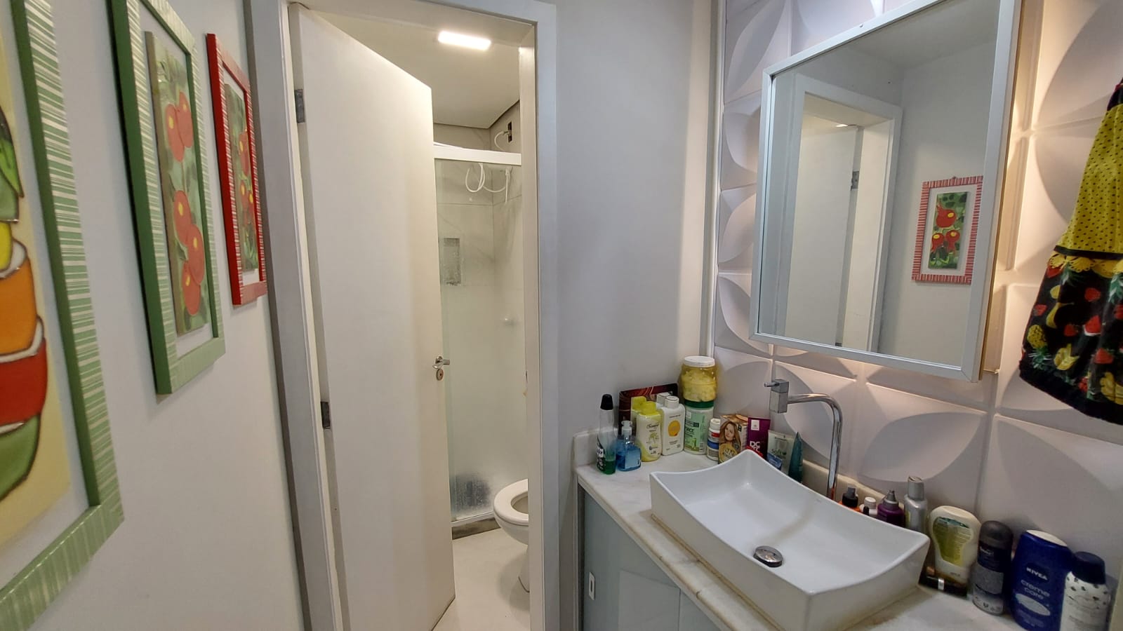 Apartamento de 02 Quartos na Praia da Costa 