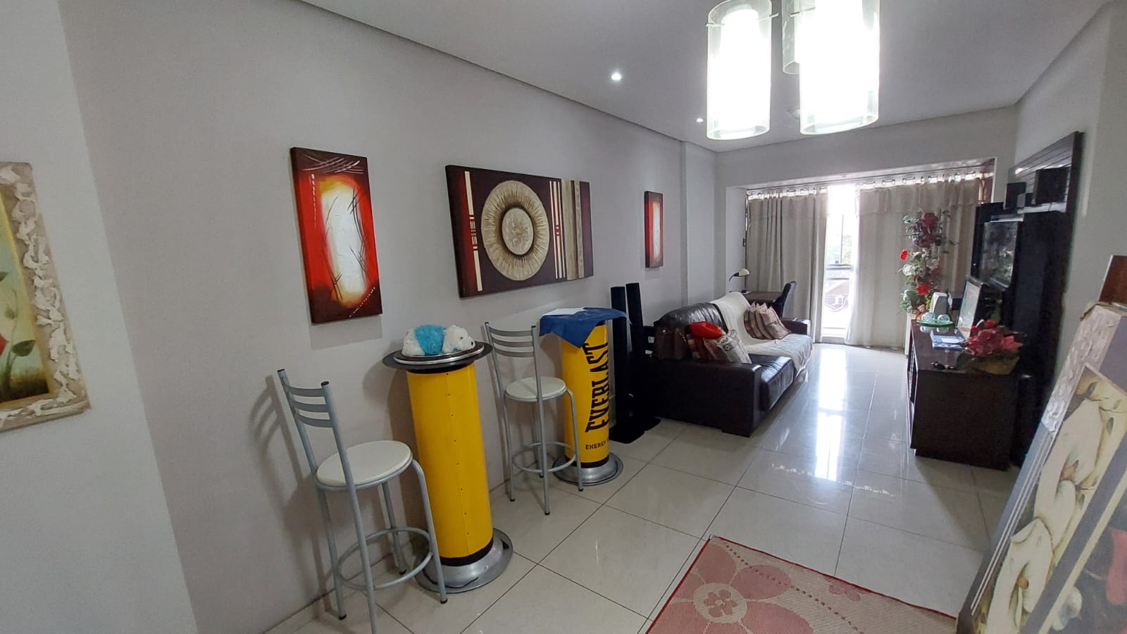 Apartamento de 02 Quartos na Praia da Costa 