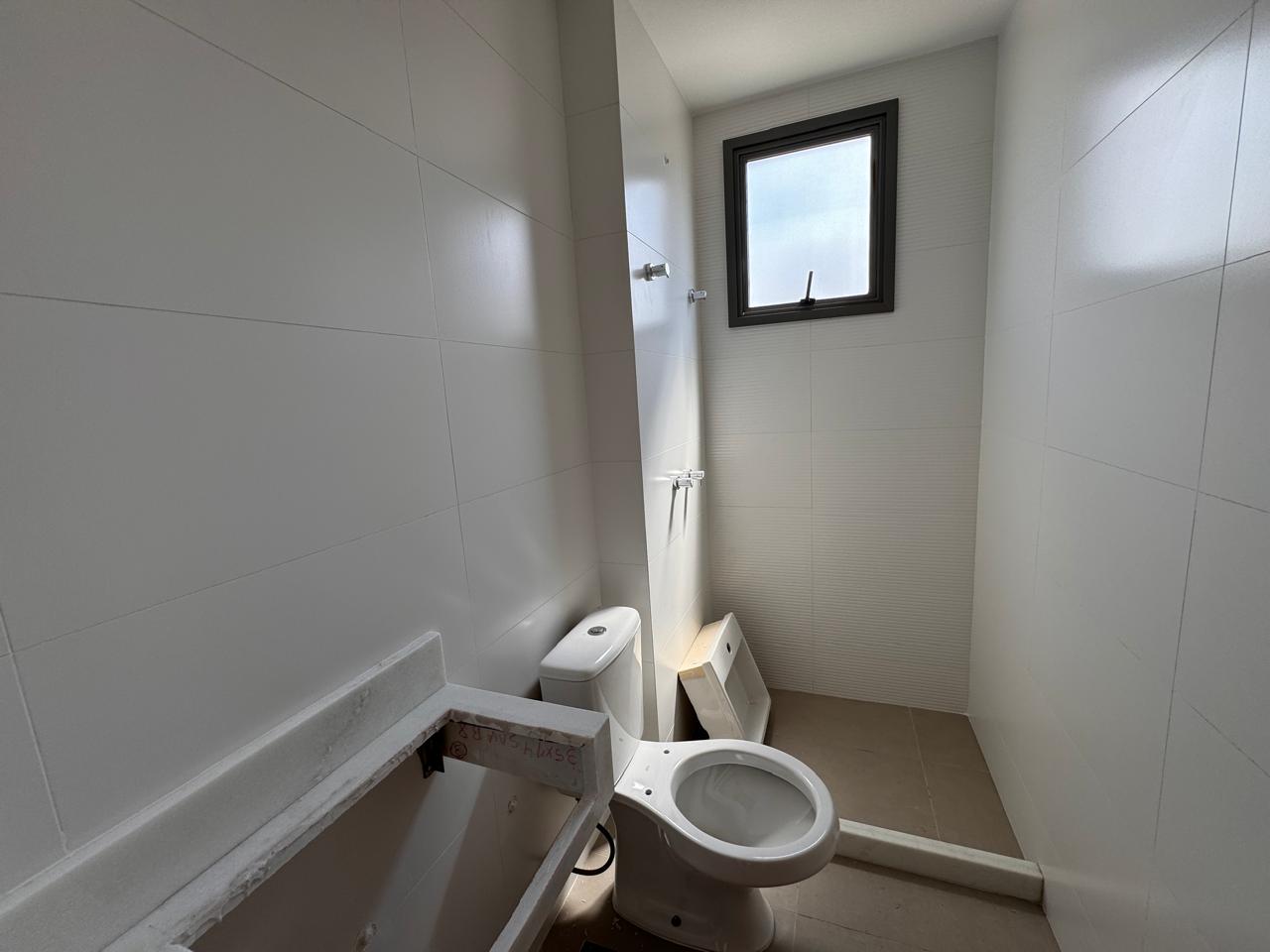 Apartamento de 02 Quartos com Suíte em Itapuã
