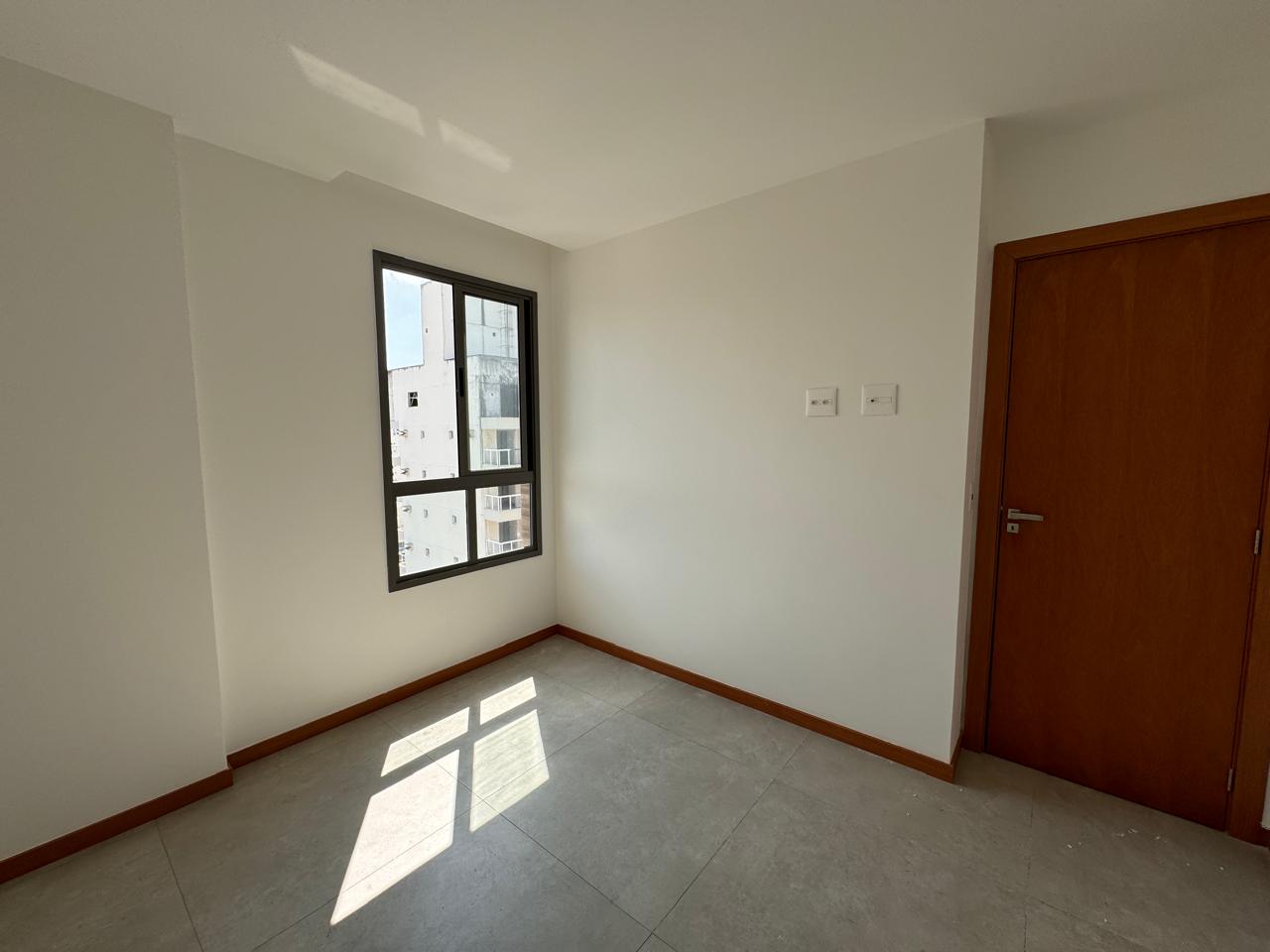 Apartamento de 02 Quartos com Suíte em Itapuã