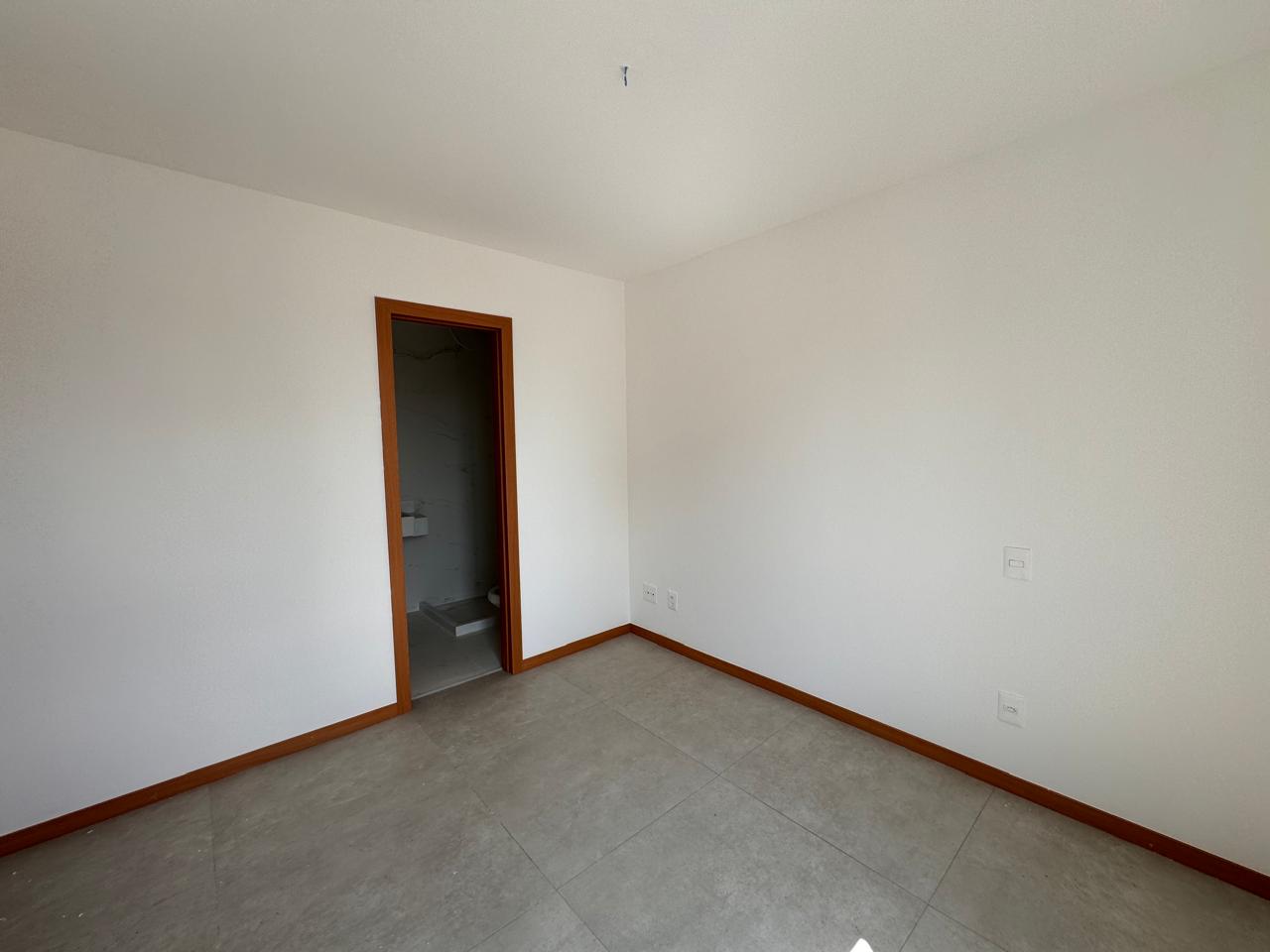Apartamento de 02 Quartos com Suíte em Itapuã