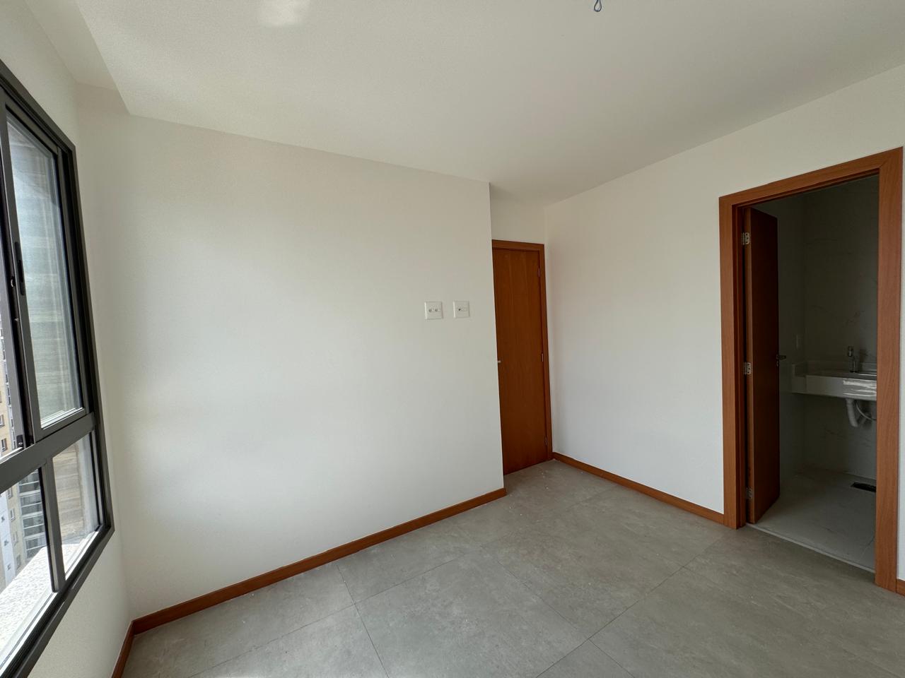 Apartamento de 02 Quartos com Suíte em Itapuã