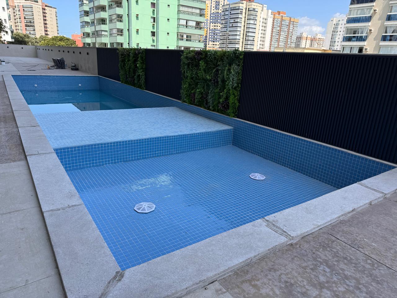 Apartamento de 02 Quartos com Suíte em Itapuã