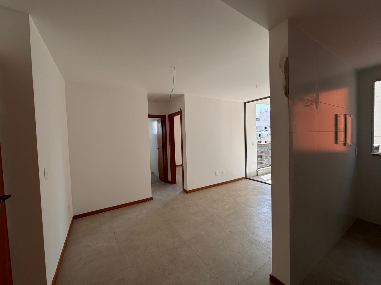 Apartamento de 02 Quartos com Suíte em Itapuã