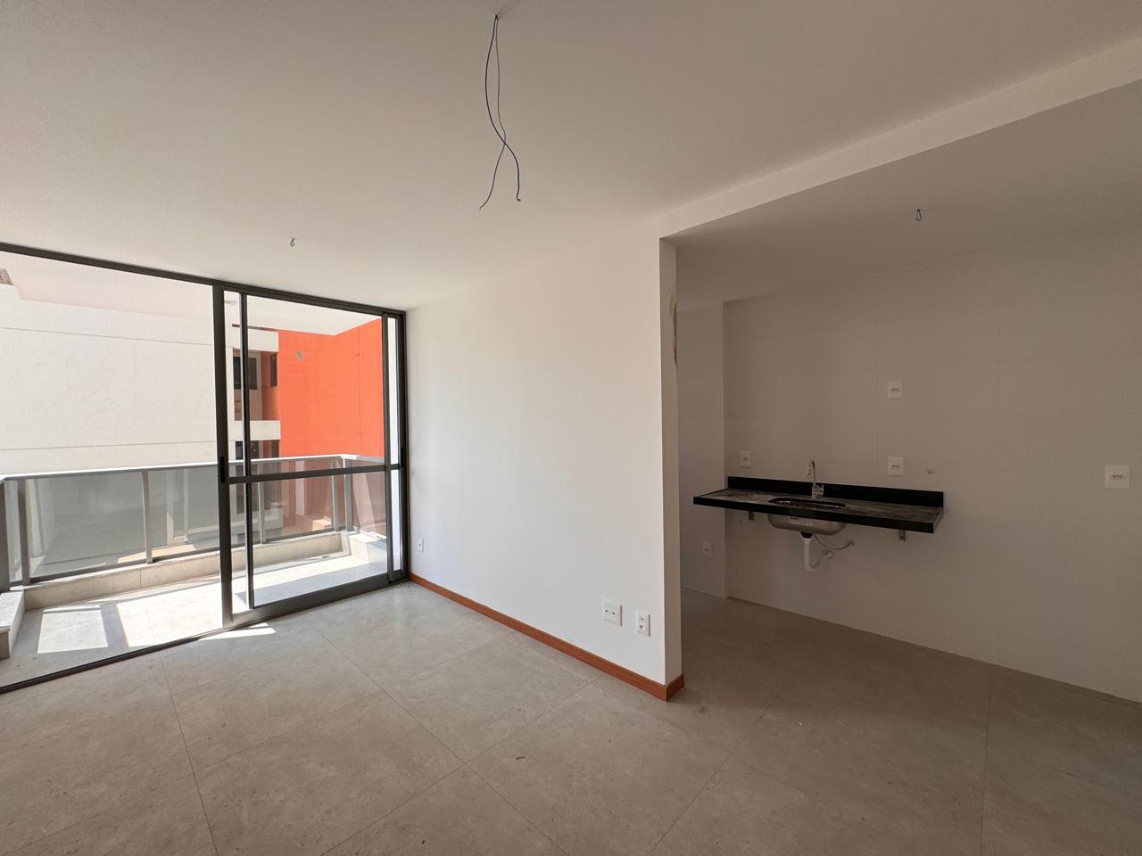 Apartamento de 02 Quartos com Suíte em Itapuã