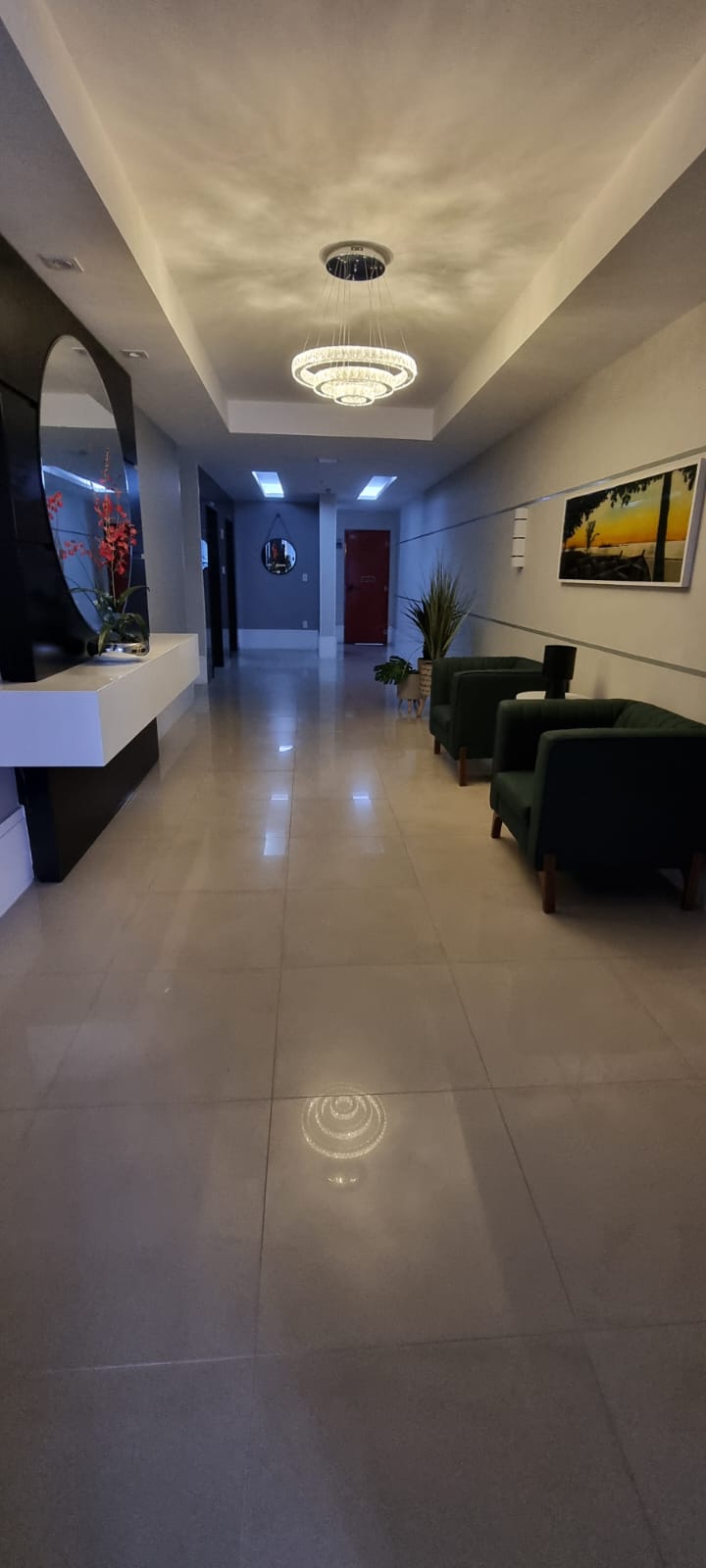 Apartamento de 02 Quartos com Suíte na Praia da Costa 