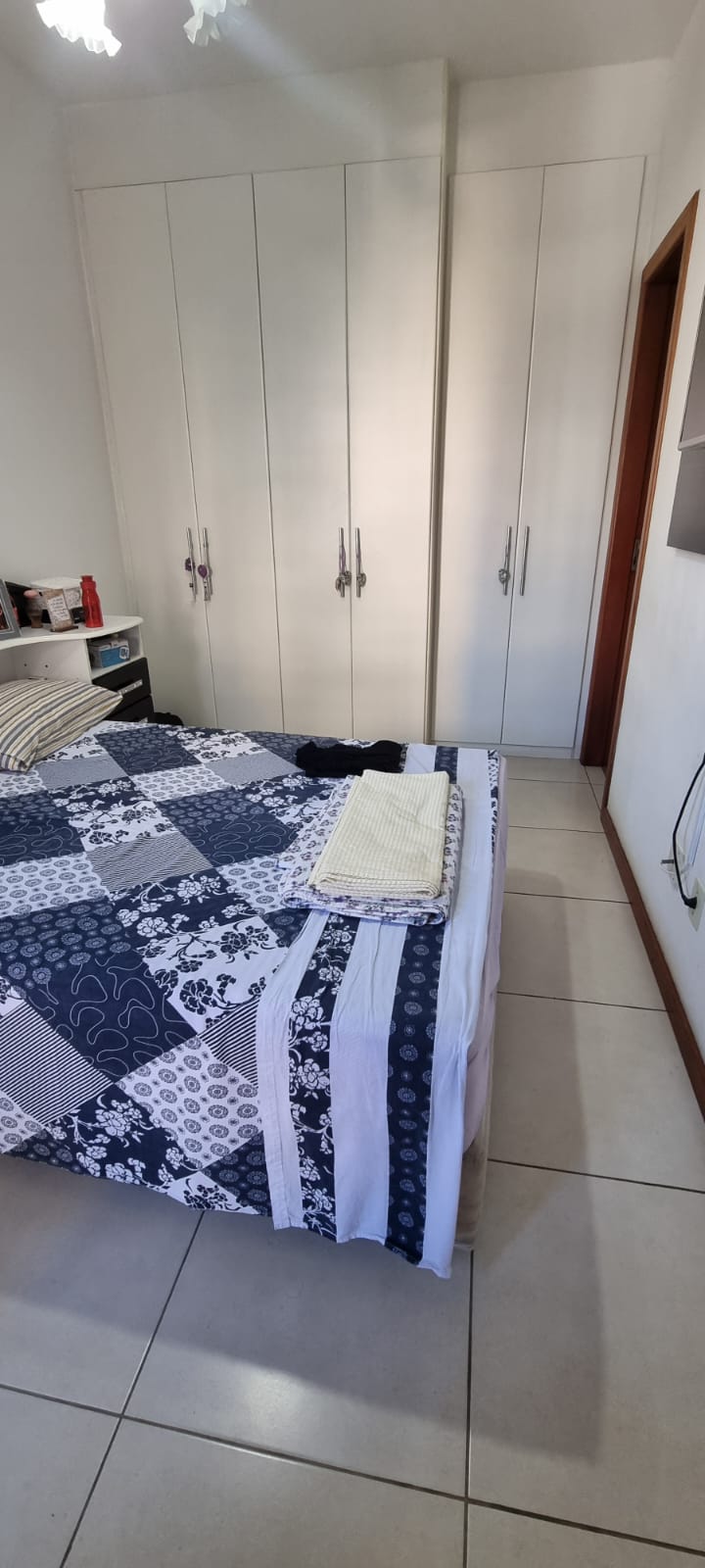 Apartamento de 02 Quartos com Suíte na Praia da Costa 