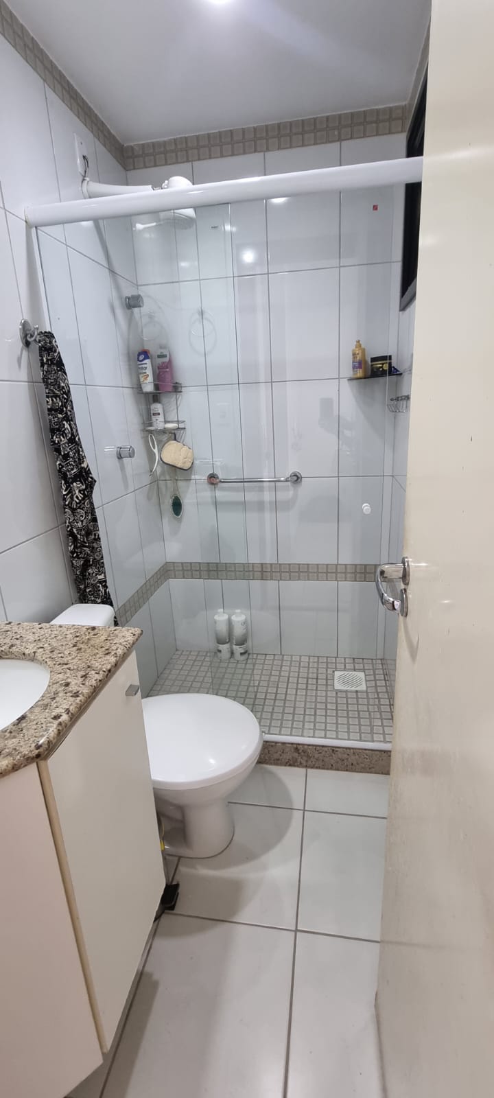 Apartamento de 02 Quartos com Suíte na Praia da Costa 