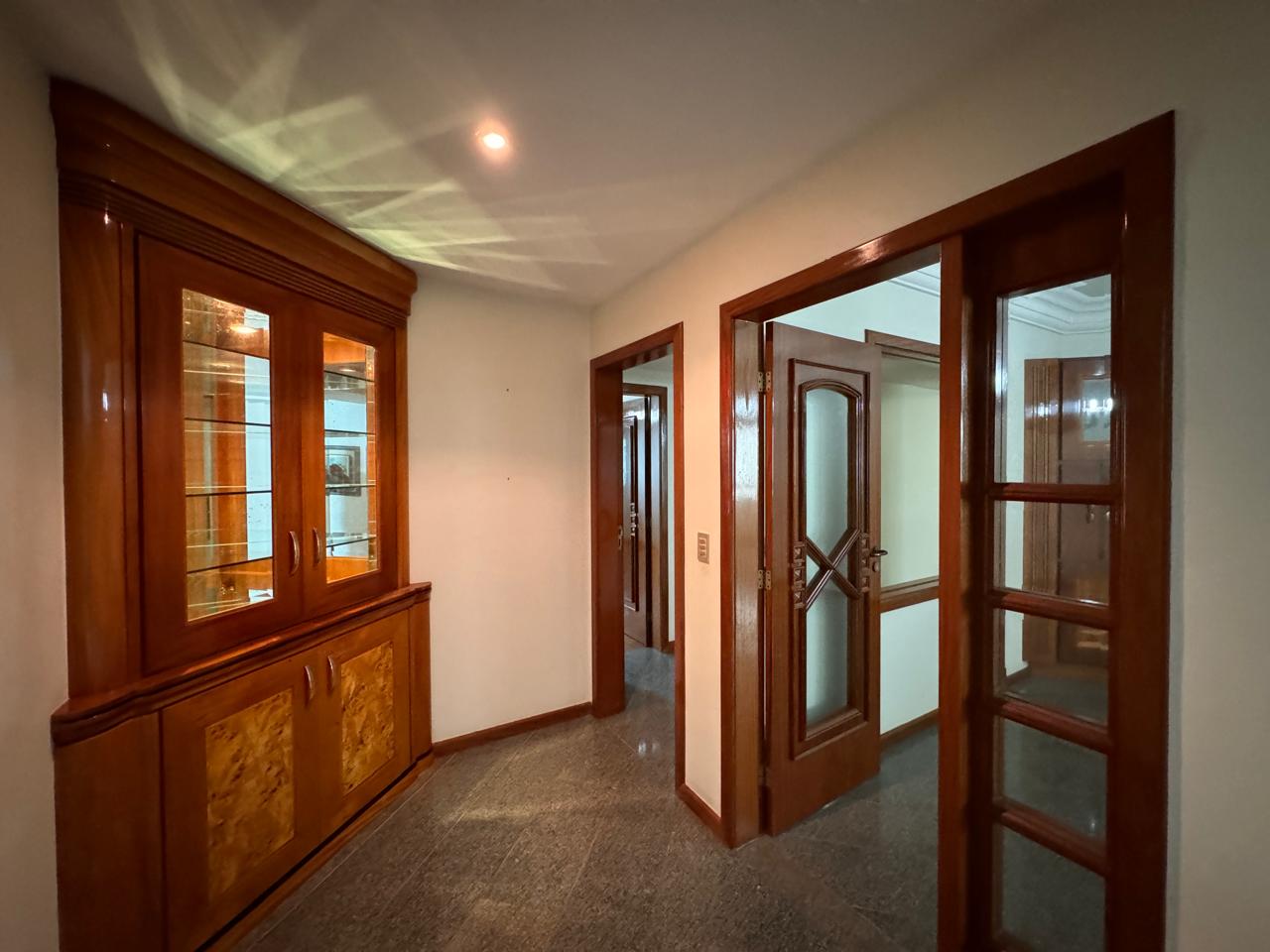 Apartamento de 04 Suítes na Praia da Costa