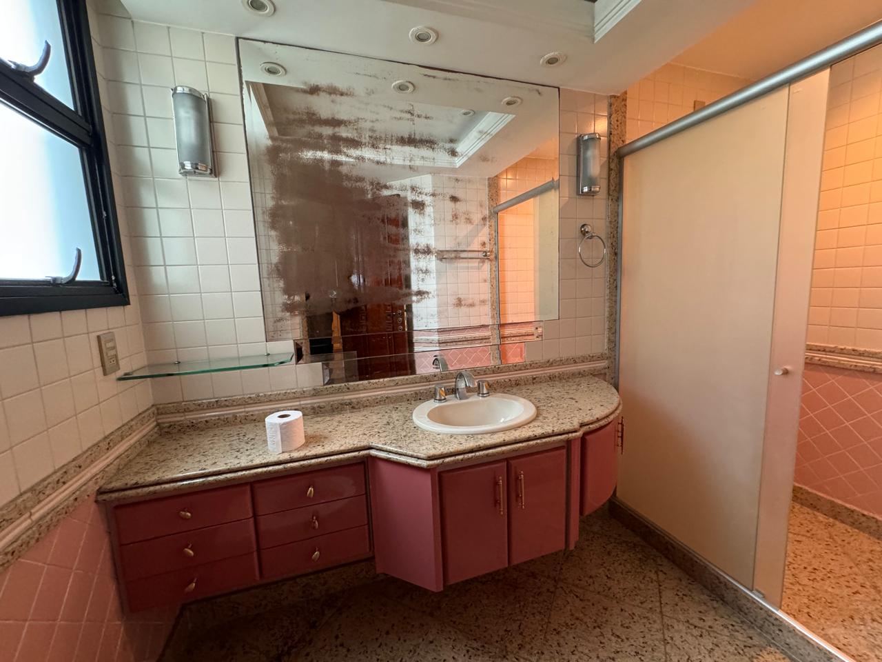 Apartamento de 04 Suítes na Praia da Costa