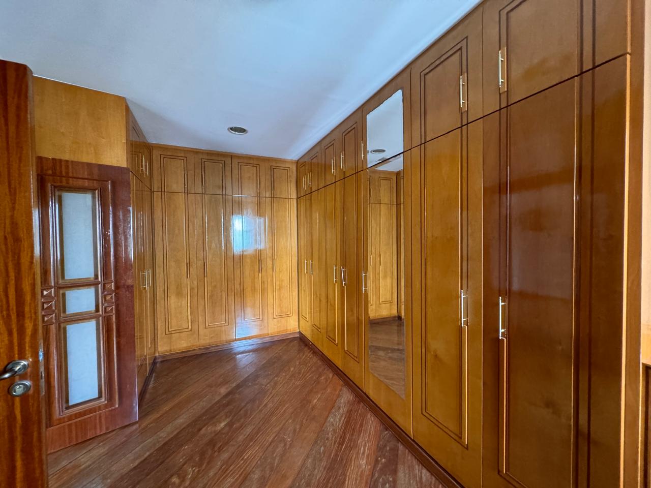 Apartamento de 04 Suítes na Praia da Costa