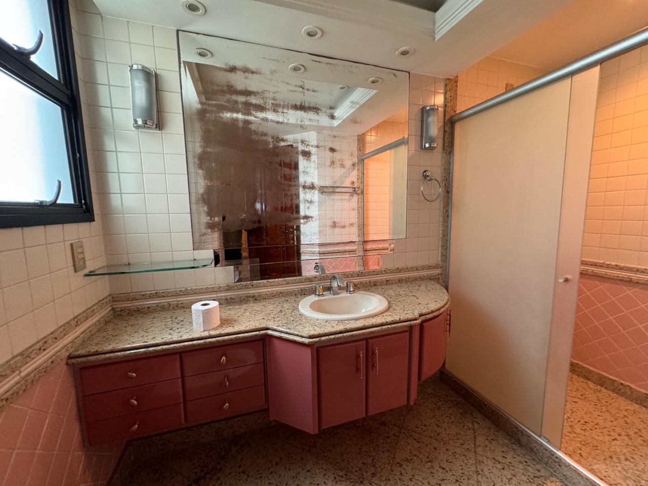 Apartamento de 04 Suítes na Praia da Costa