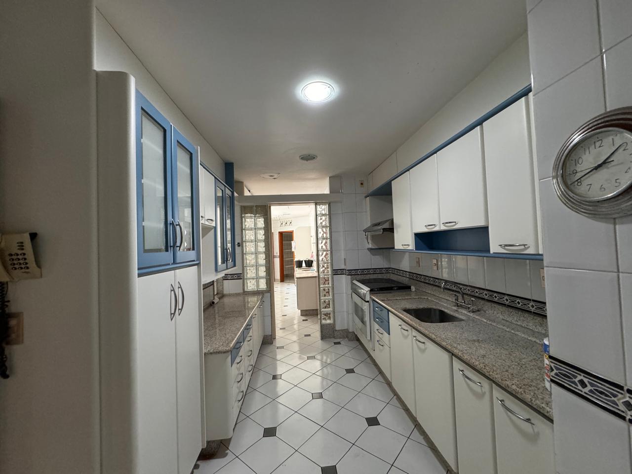 Apartamento de 04 Suítes na Praia da Costa