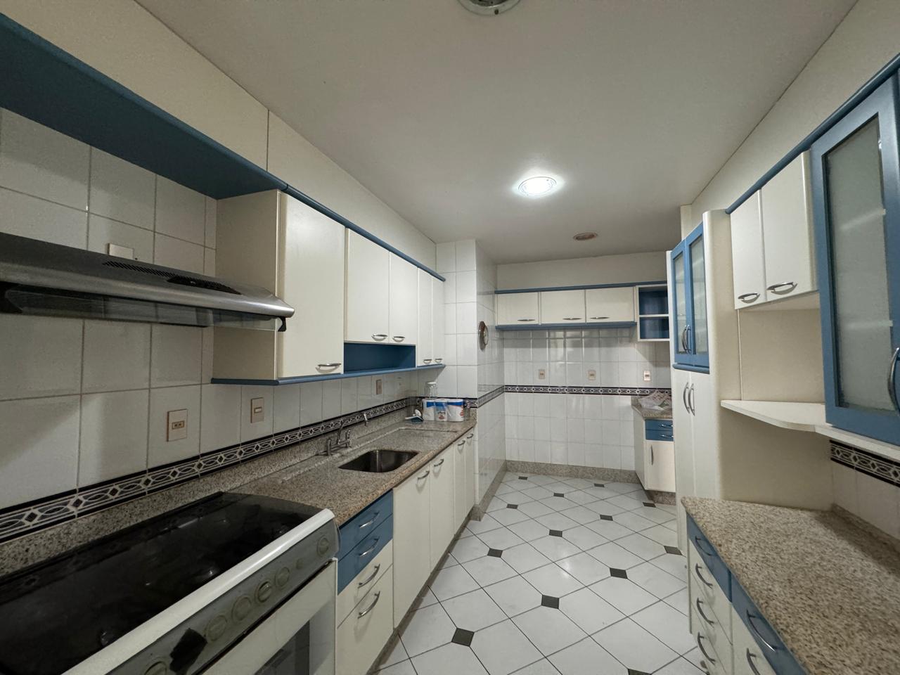 Apartamento de 04 Suítes na Praia da Costa