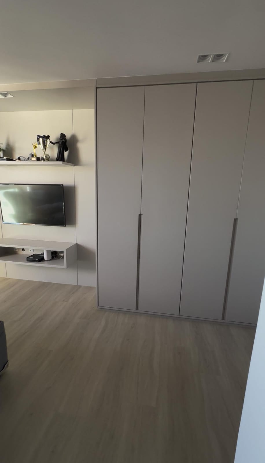 Cobertura com 03 Quartos e 02 Suítes na Praia de Itaparica