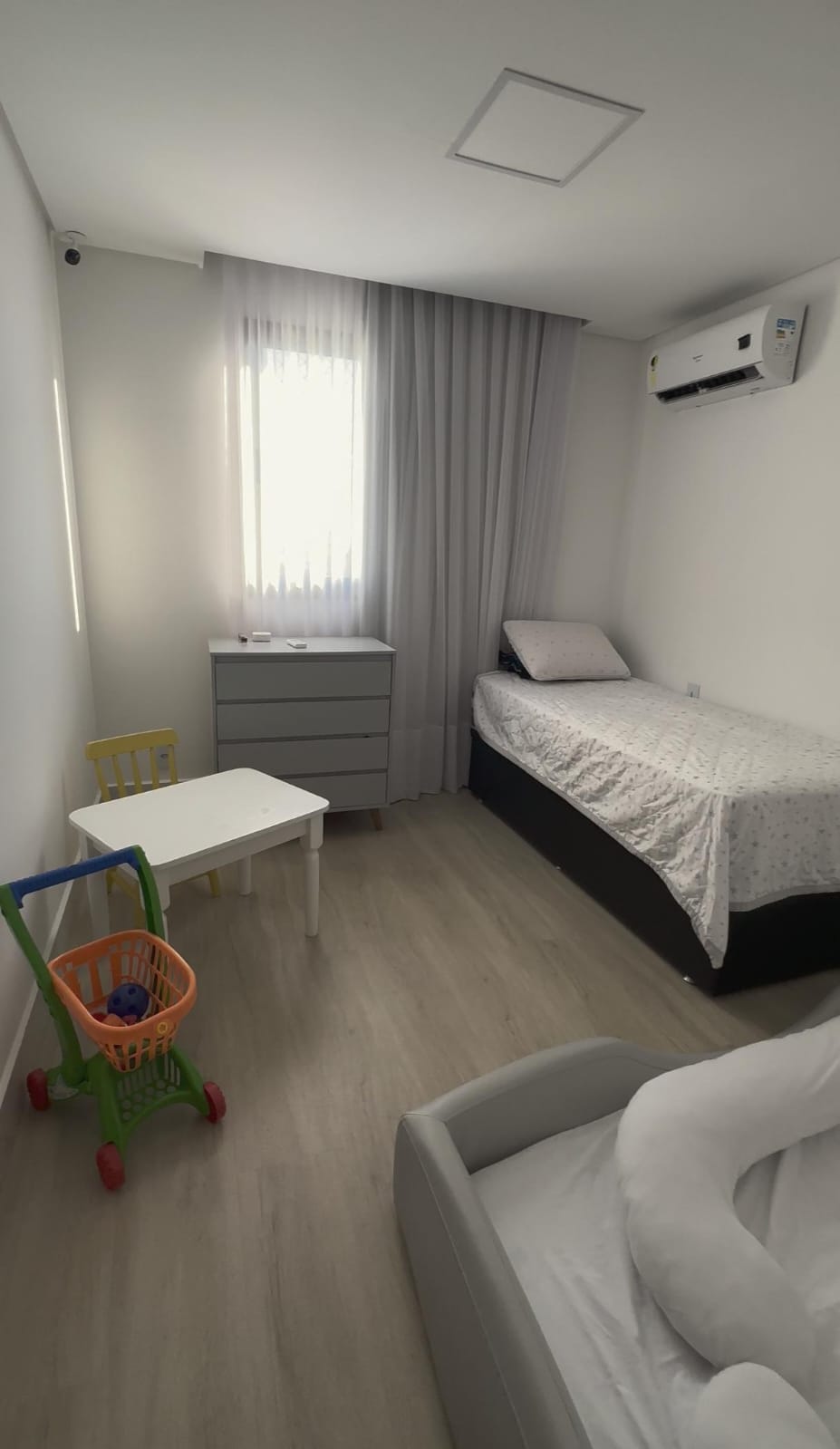 Cobertura com 03 Quartos e 02 Suítes na Praia de Itaparica