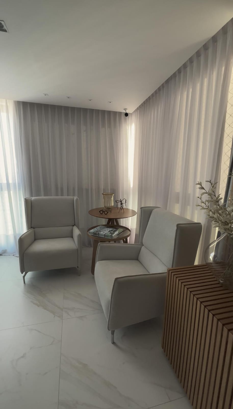 Cobertura com 03 Quartos e 02 Suítes na Praia de Itaparica
