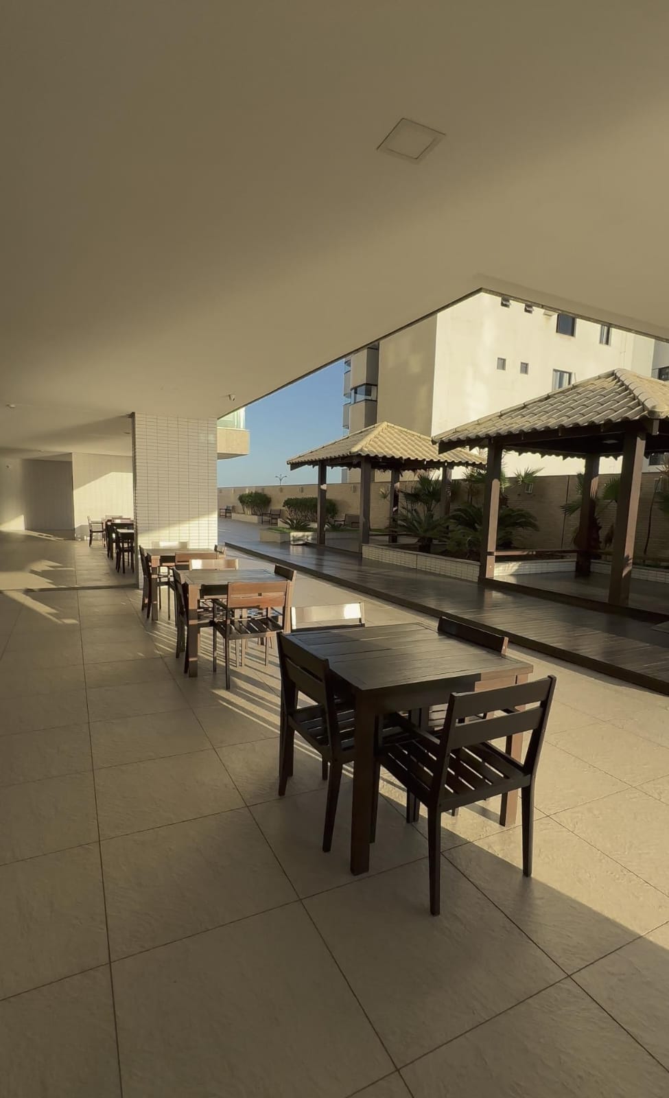 Cobertura com 03 Quartos e 02 Suítes na Praia de Itaparica