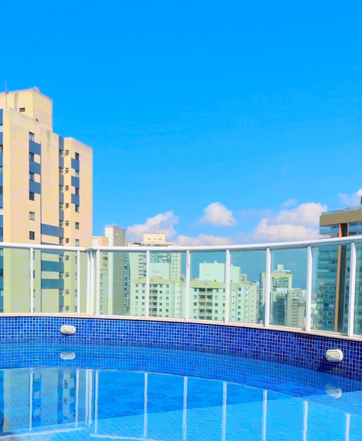 Raridade! 2 Quartos, 3 Vagas e Lazer Completo em Itapuã