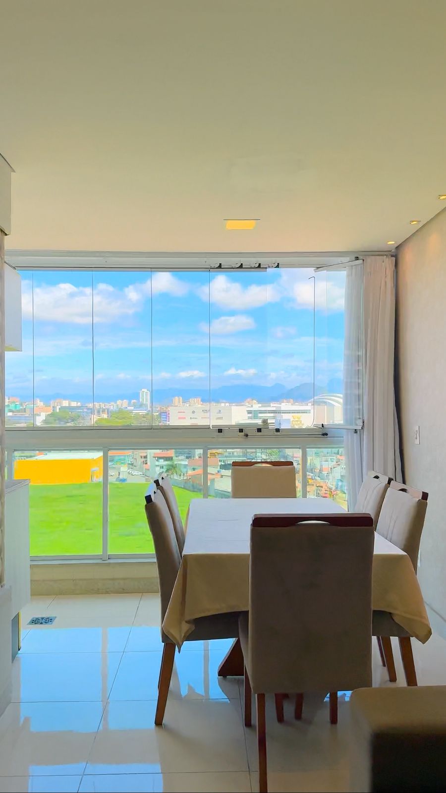 Raridade! 2 Quartos, 3 Vagas e Lazer Completo em Itapuã