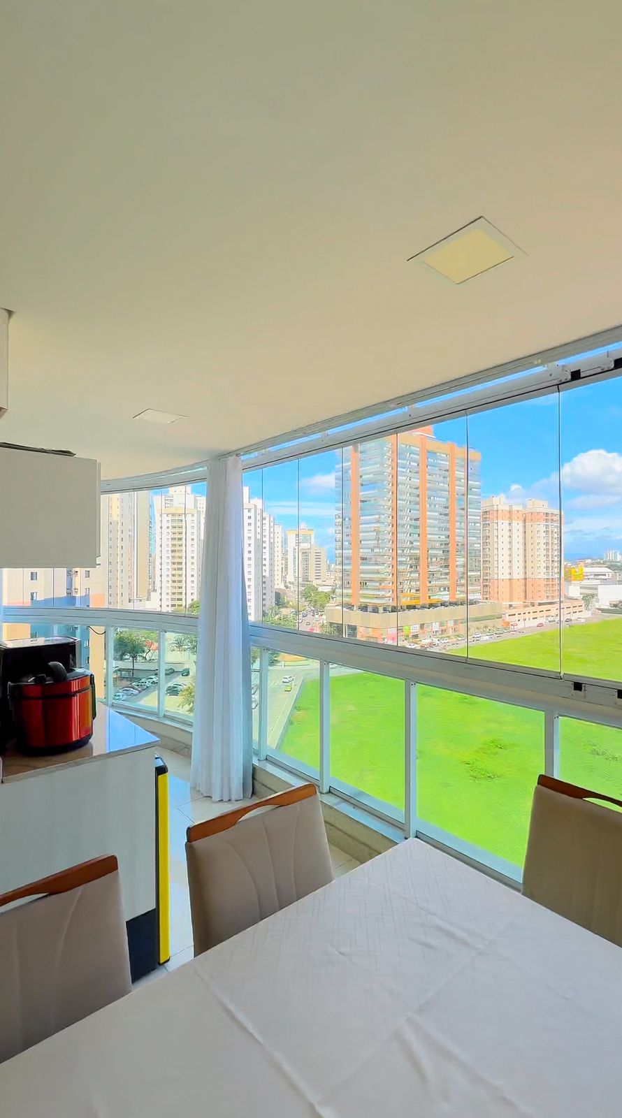 Raridade! 2 Quartos, 3 Vagas e Lazer Completo em Itapuã