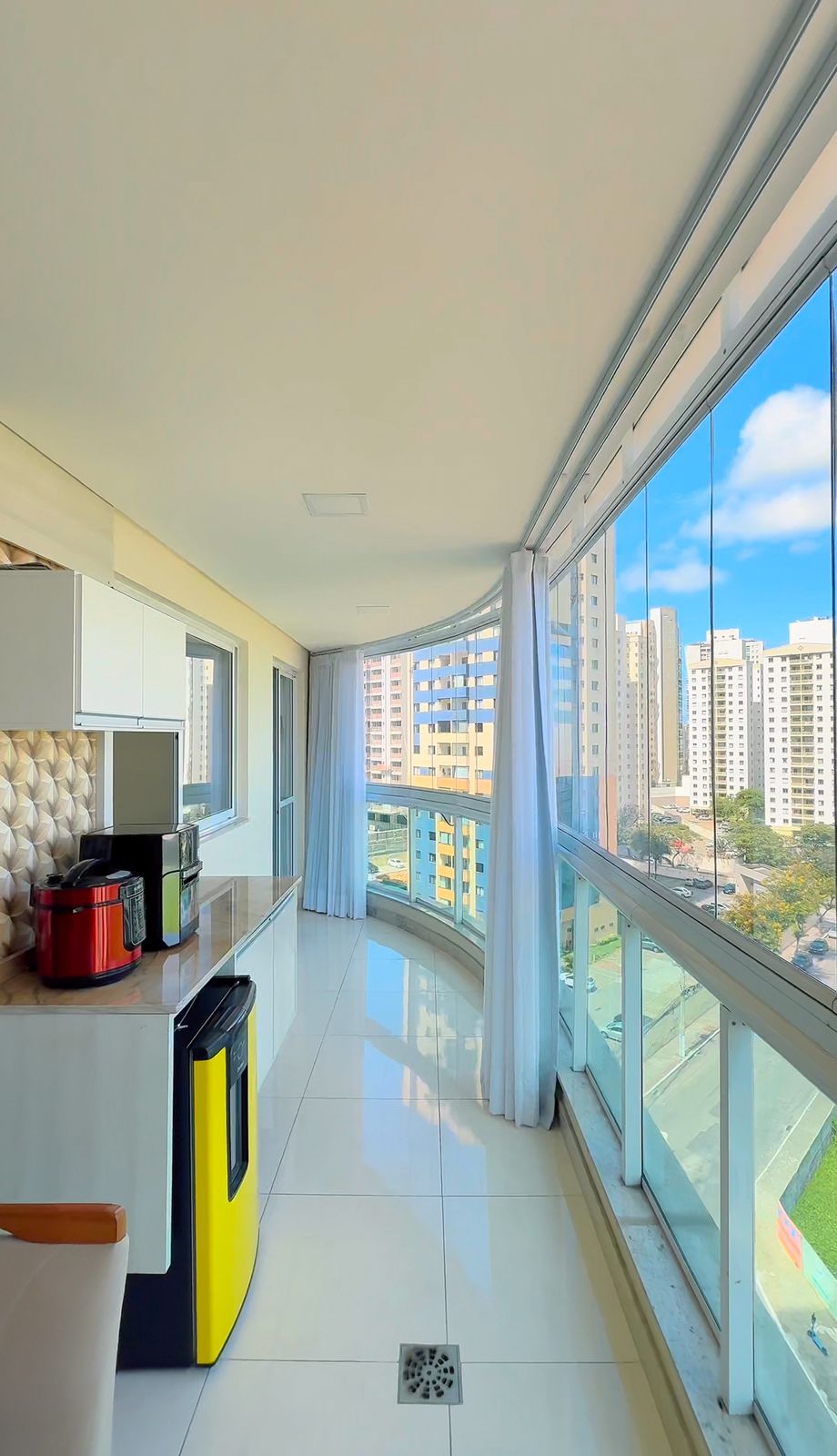 Raridade! 2 Quartos, 3 Vagas e Lazer Completo em Itapuã