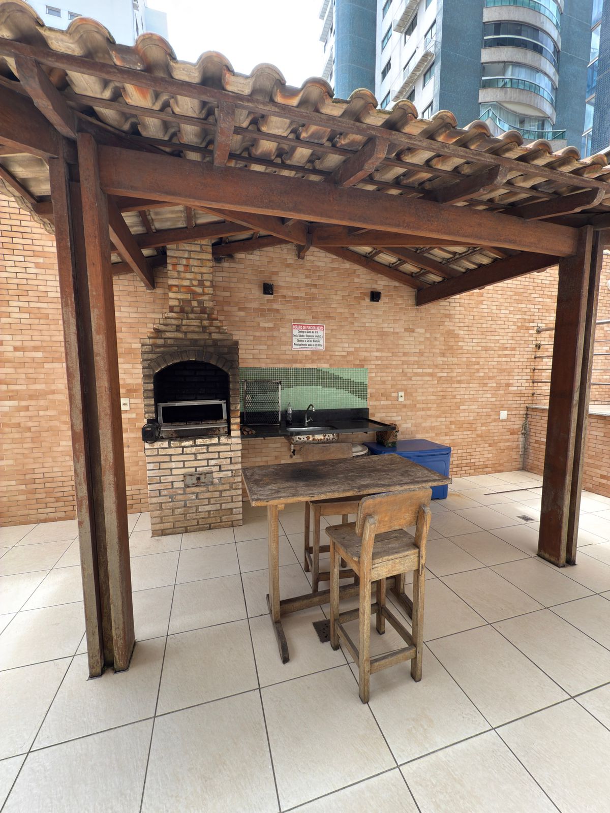 Vendo apto em Itapuã – 2 quartos (1 suíte), 75m², a 1 quadra do mar