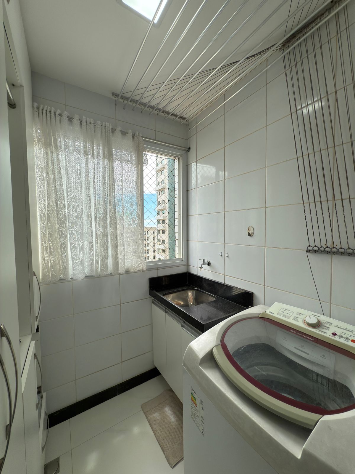 Vendo apto em Itapuã – 2 quartos (1 suíte), 75m², a 1 quadra do mar